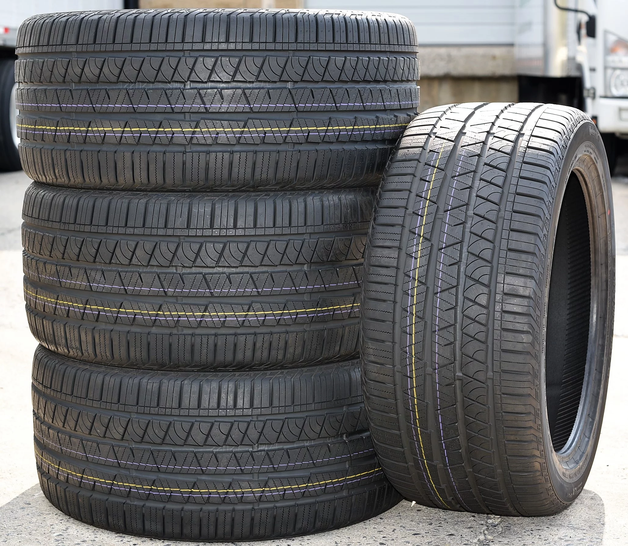 Continental CrossContact LX Sport All Season 285/40R22 110H XL SUV/Crossover Tire