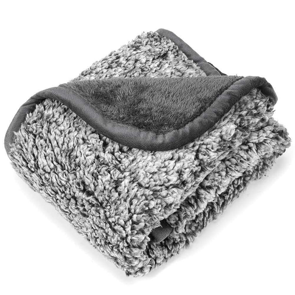 Waterproof Dog Blanket Soft Fluffy Plush Pet Blanket with Liquid Pee Proof Reversible Sherpa Couch Bed Cover Protector Throw Blanket for cats & Dogs