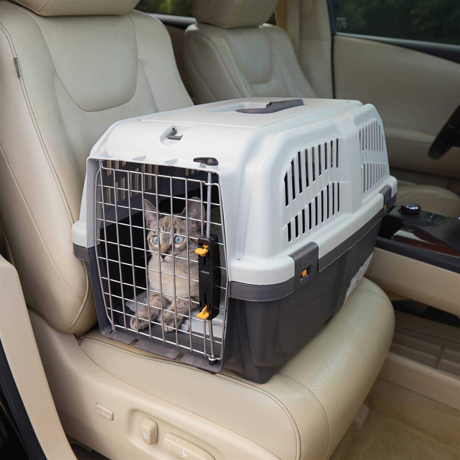 Midwest Homes for Pets Skudo 24” Plastic Cat Carrier with Integrated Litter Pan