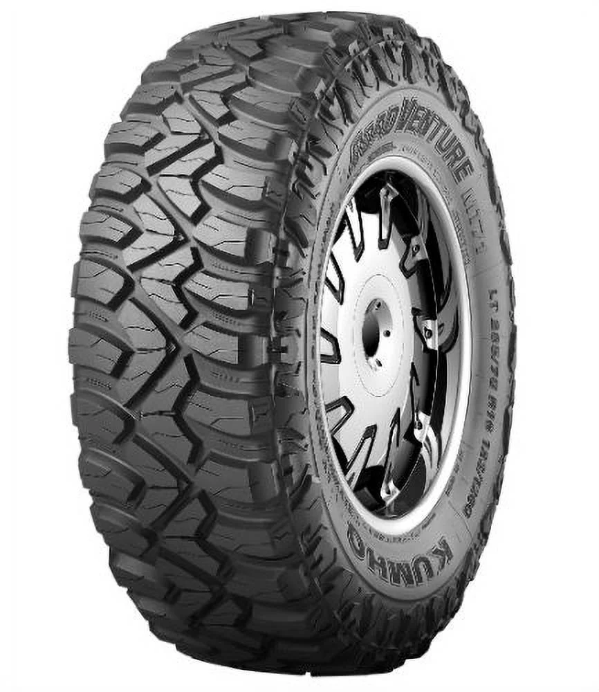 Kumho Road Venture MT71 285/75-16 Tire