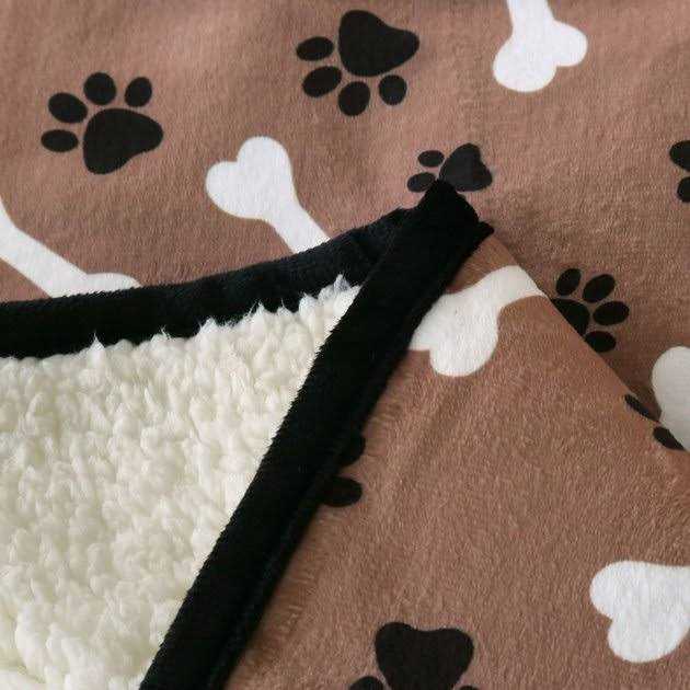 HappyCare Textiles Advanced Pets Waterproof Cat & Dog Blanket
