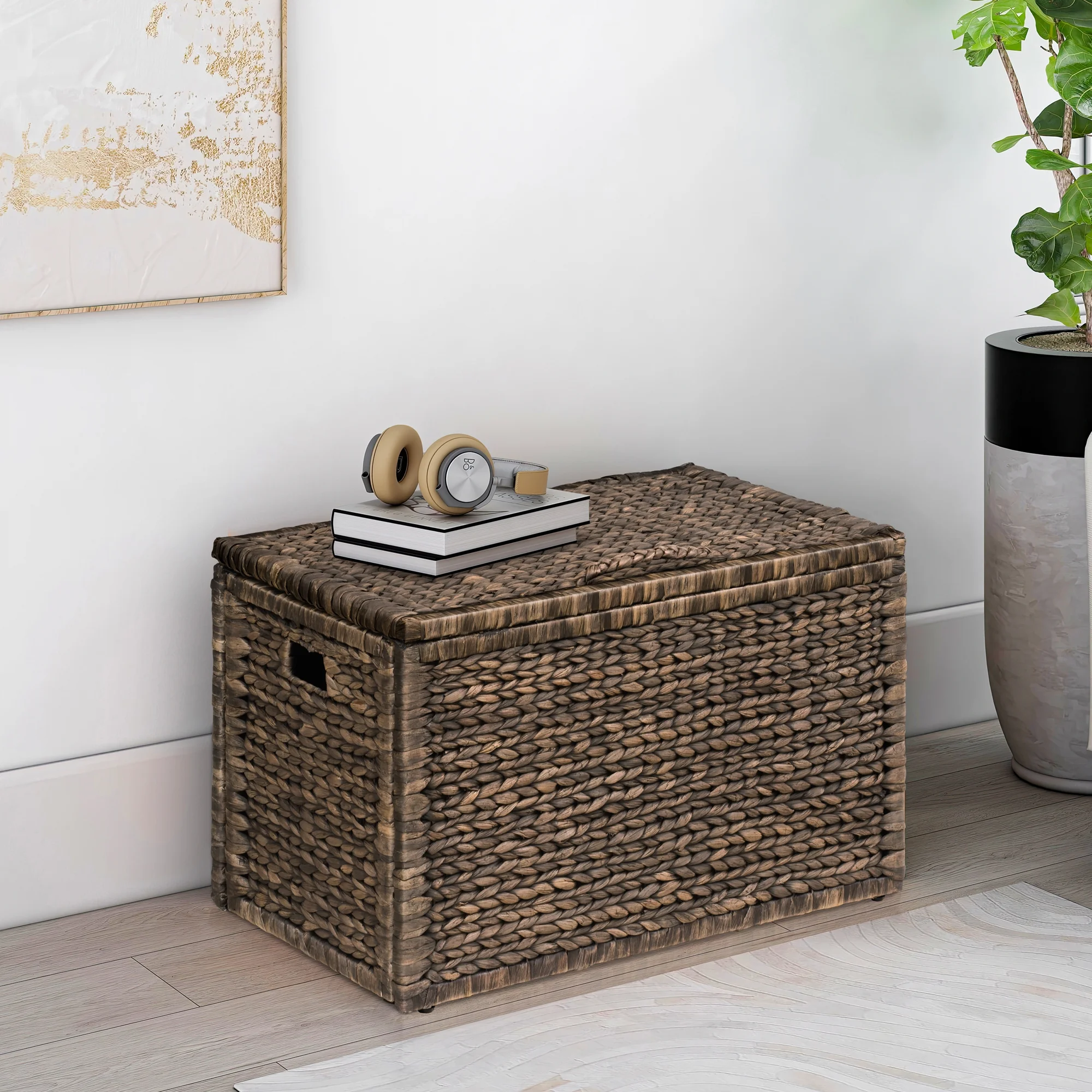 eHemco Heavy-duty Water Hyacinth Wicker Storage Trunk with Metal Frame, 30 by 17.5 by 17.5 Inches, Light Brown Wash