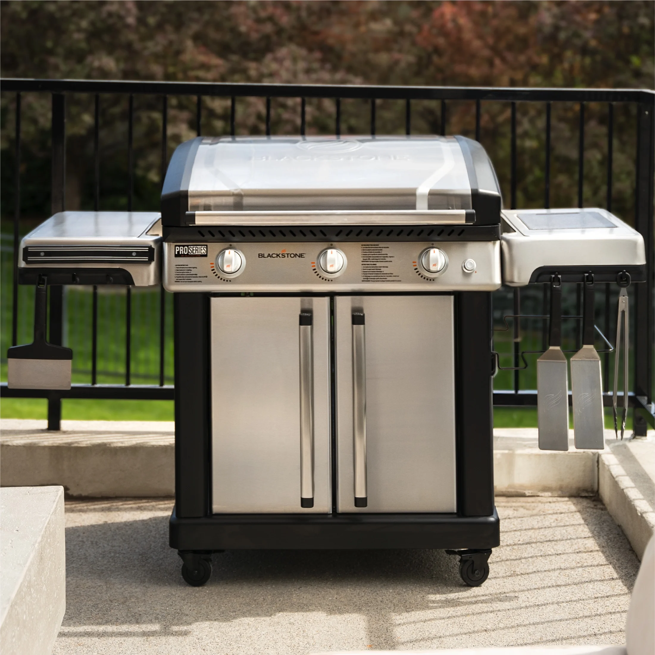 Blackstone ProSeries 3-Burner 28” XL Propane Griddle with Stainless Steel Cabinet and Hood