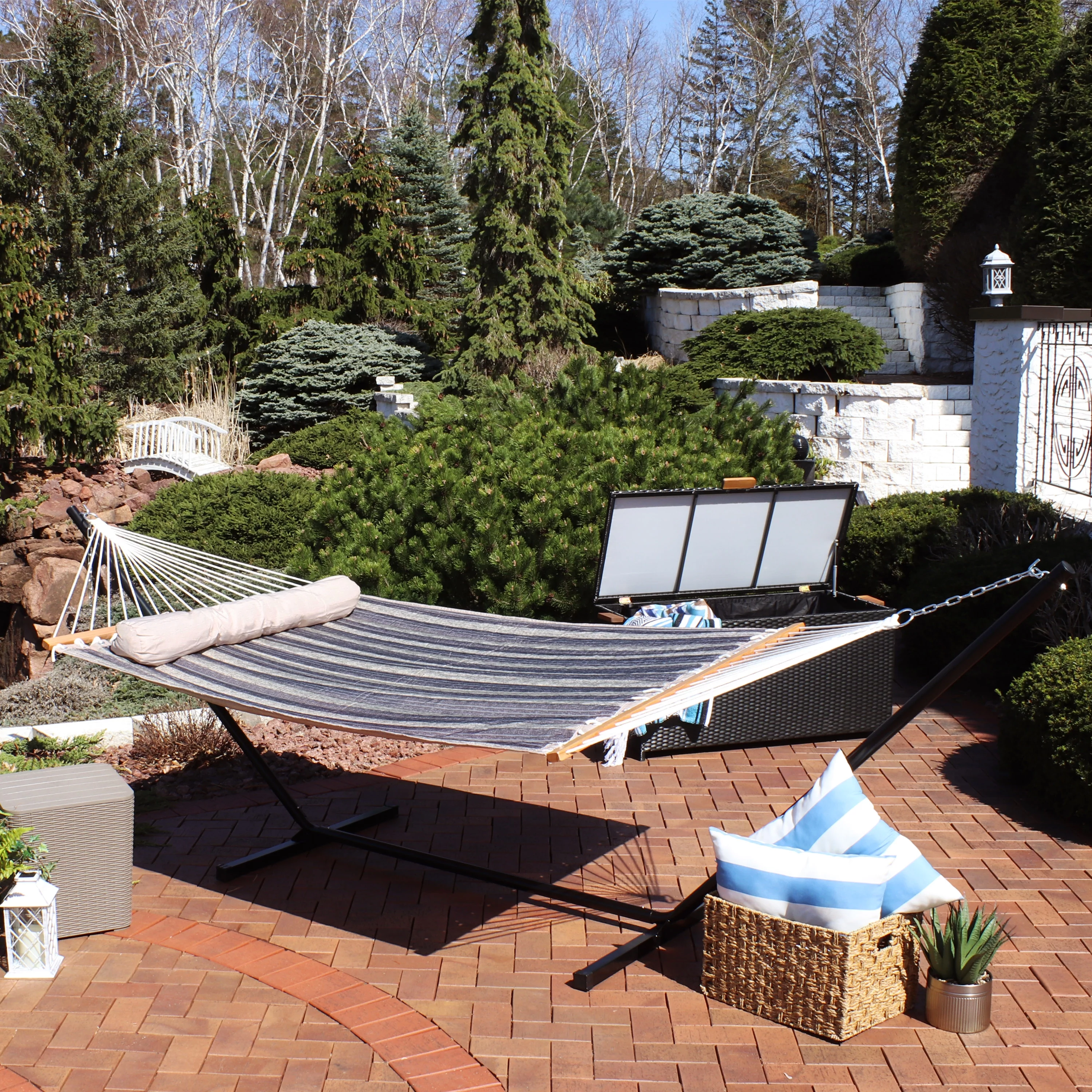 Sunnydaze 2-Person Freestanding Quilted Fabric Hammock with 12' Stand - Mountainside