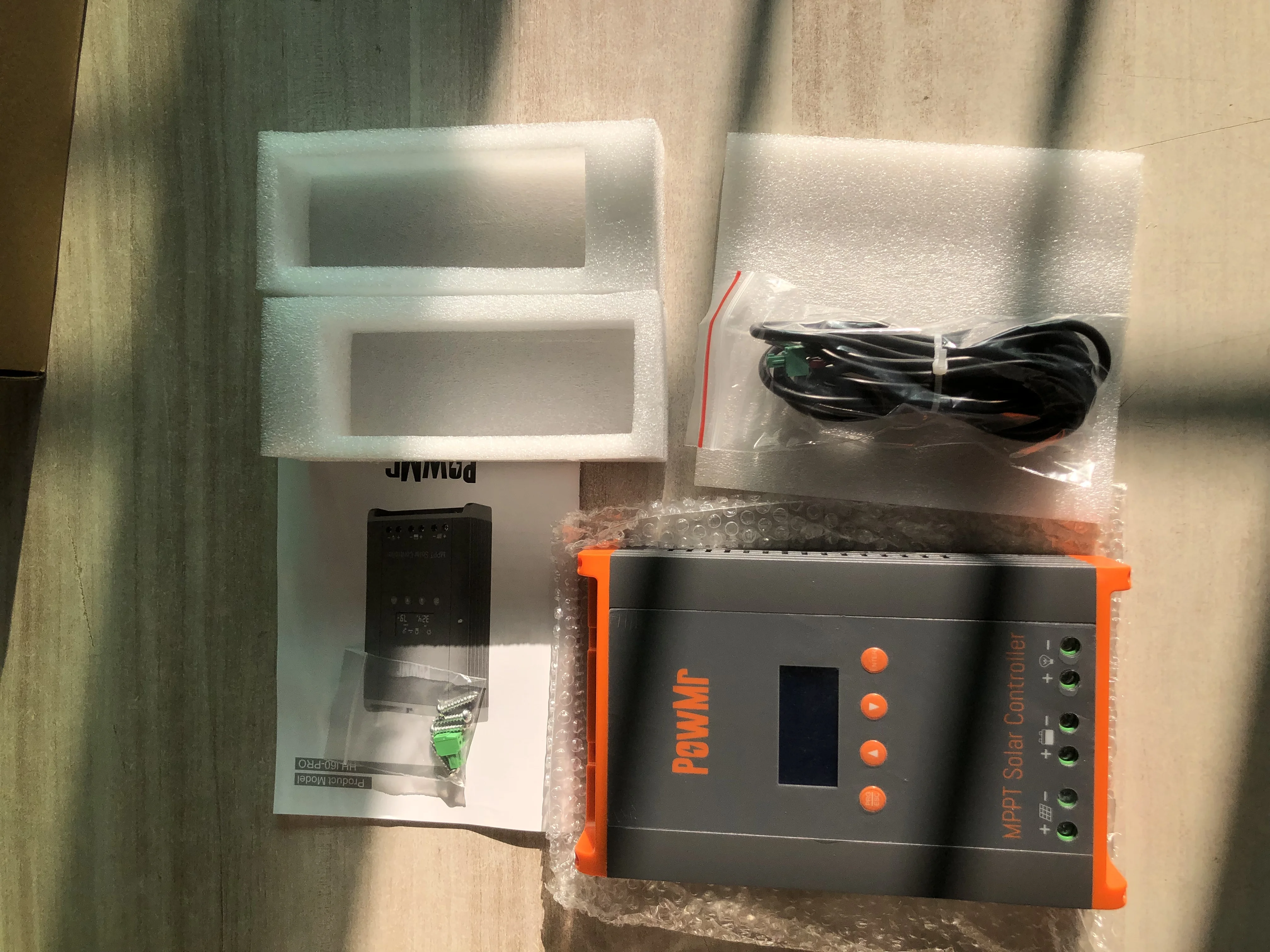 LIYNLE Efficient 60A MPPT Solar Charge Controller for Parallel Connected Solar Power Arrays Supports 12V 24V 36V 48V Auto Detection