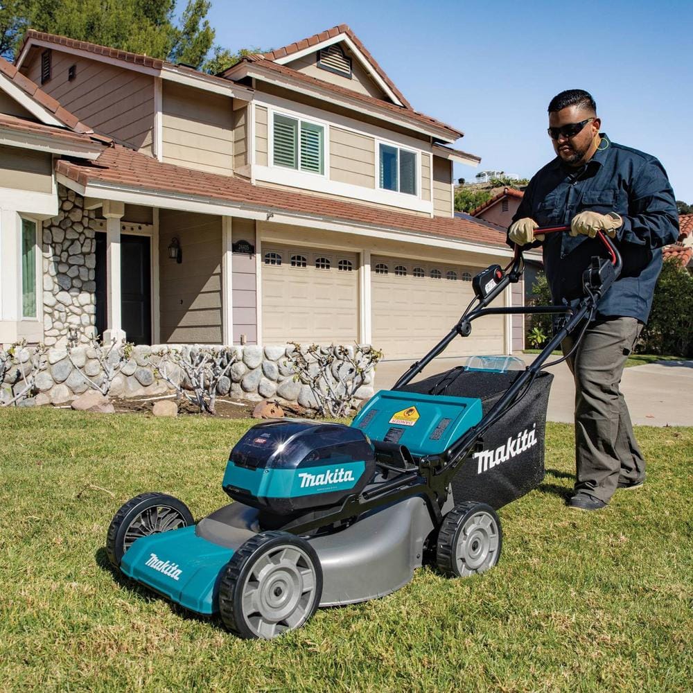 40-Volt max XGT Brushless Cordless 21 in. Walk Behind Self-Propelled Commercial Lawn Mower Kit (4.0Ah) GML01SM