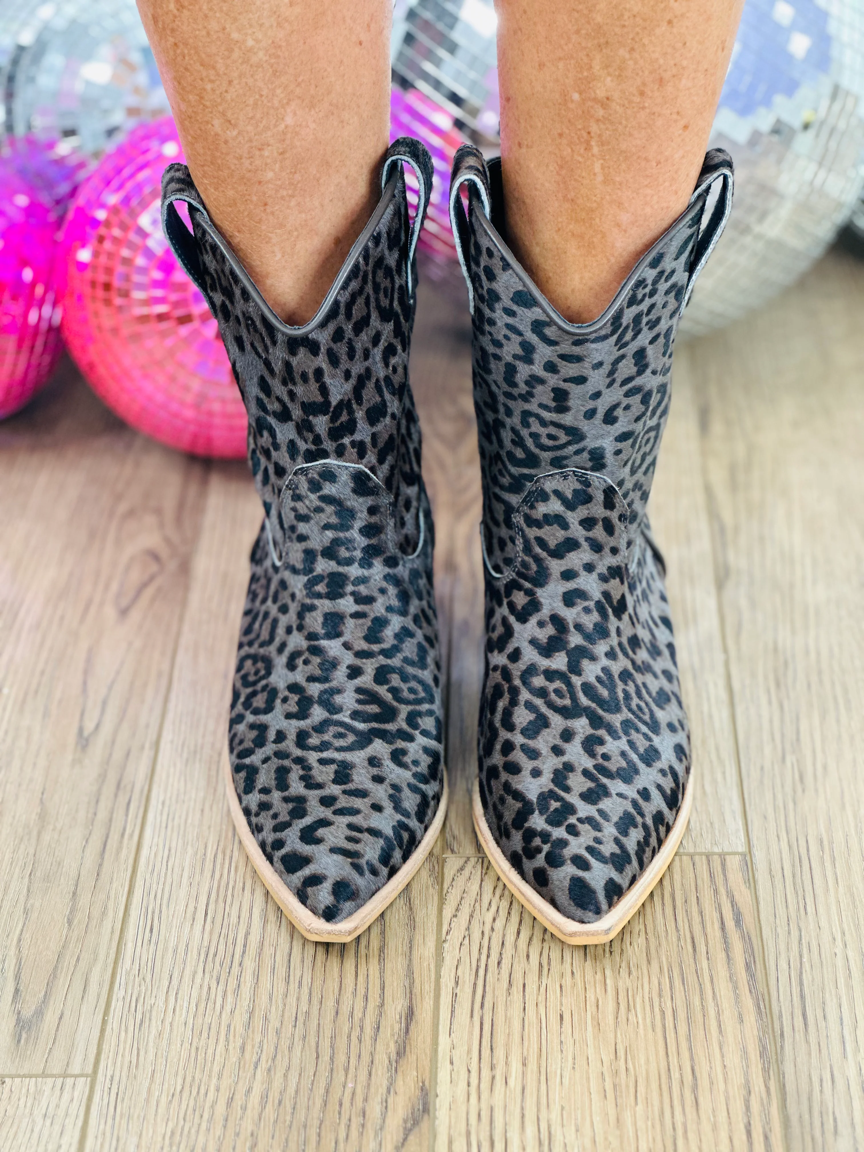 TONI-GREY LEOPARD HAIR