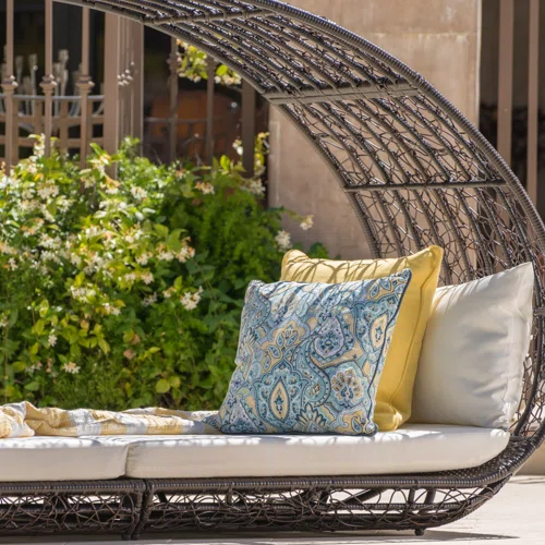 Lavina 91.25'' Wicker Outdoor Patio Daybed