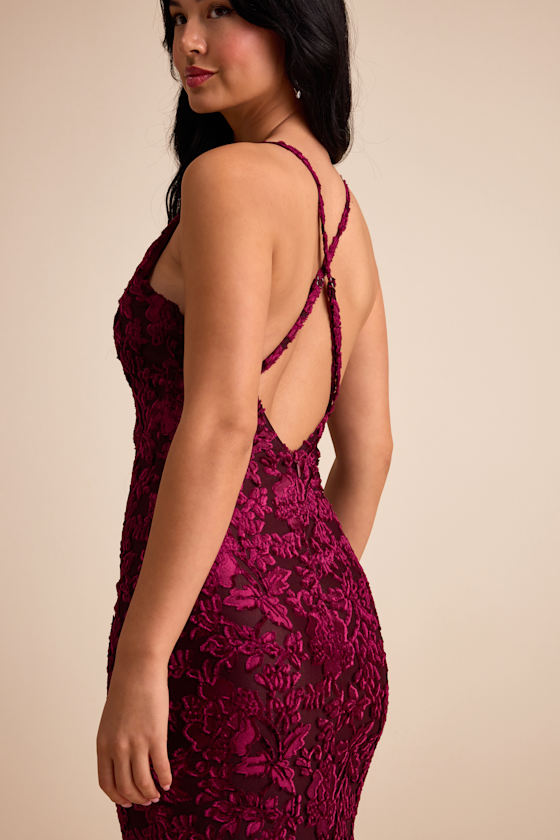 Renissa Burgundy Burnout Velvet Backless Mermaid Maxi Dress Dress - EJIACHE