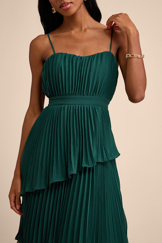 Jehona Emerald Green Pleated Tiered Maxi Dress Dress - EJIACHE