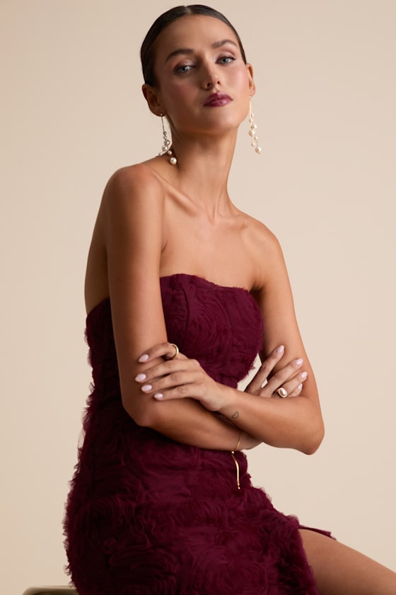 Amalia Burgundy Textured Strapless Maxi Dress Dress - EJIACHE