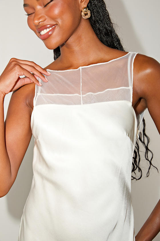 Ilhanna Ivory Satin Boat Neck Shift Mini Dress Dress - EJIACHE