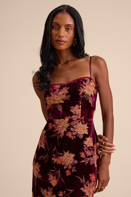 Erisa Burgundy Velvet Floral Burnout Midi Dress Dress - EJIACHE