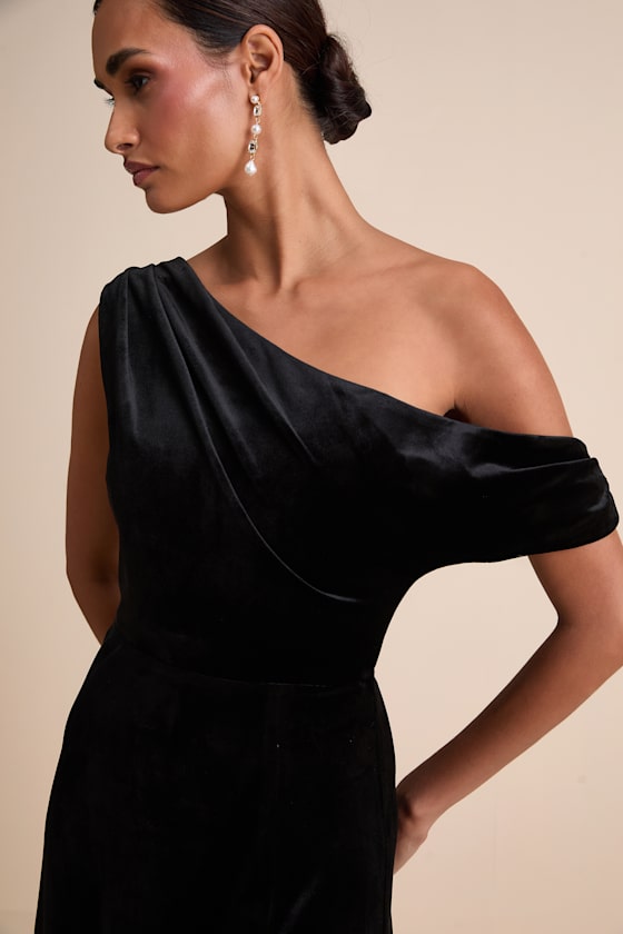 Coveted Confidence Black Velvet Asymmetrical Maxi Dress Dress - EJIACHE