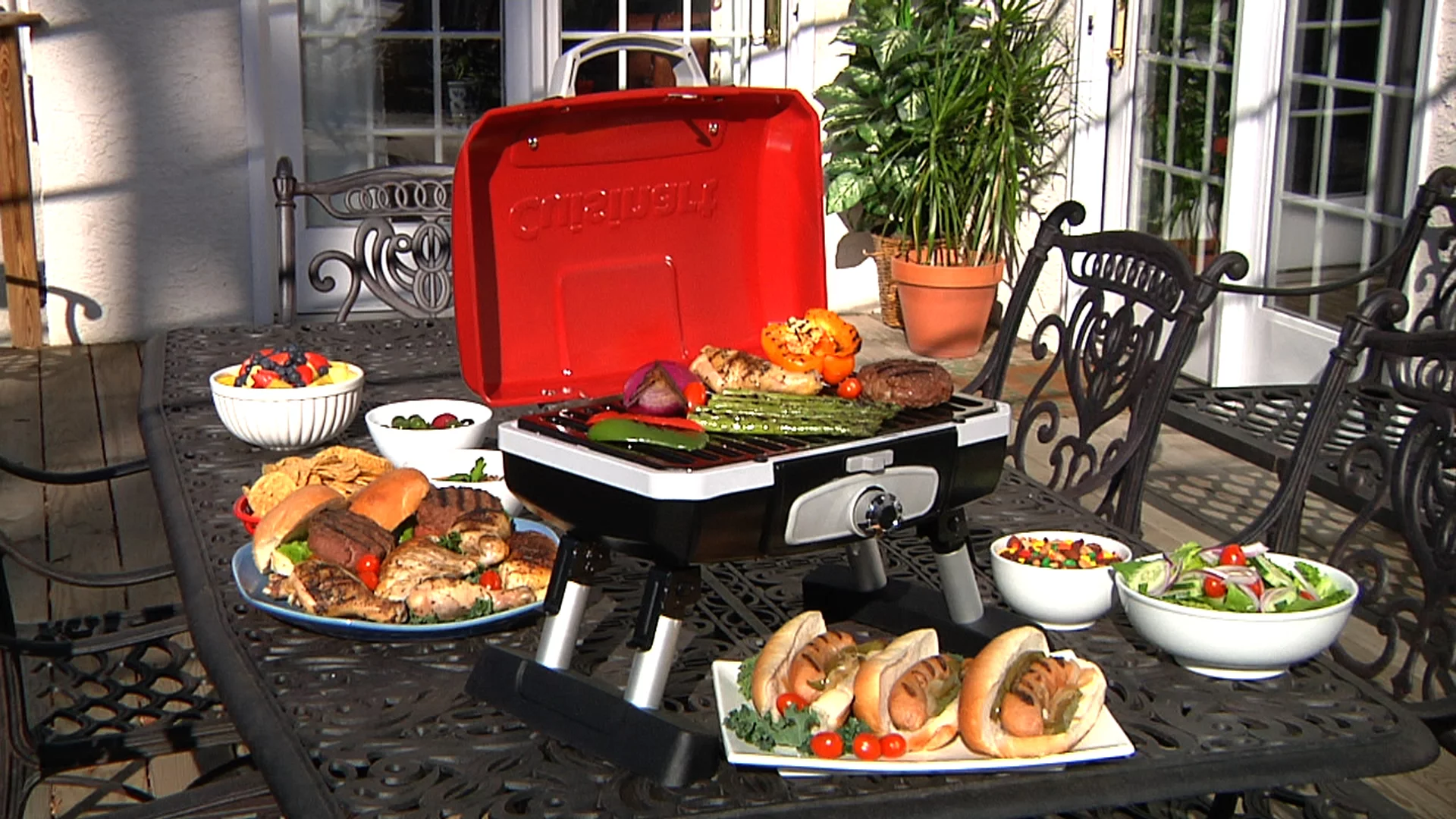 Cuisinart Petite Gourmet Portable Tabletop Gas Grill - MadeInUSA