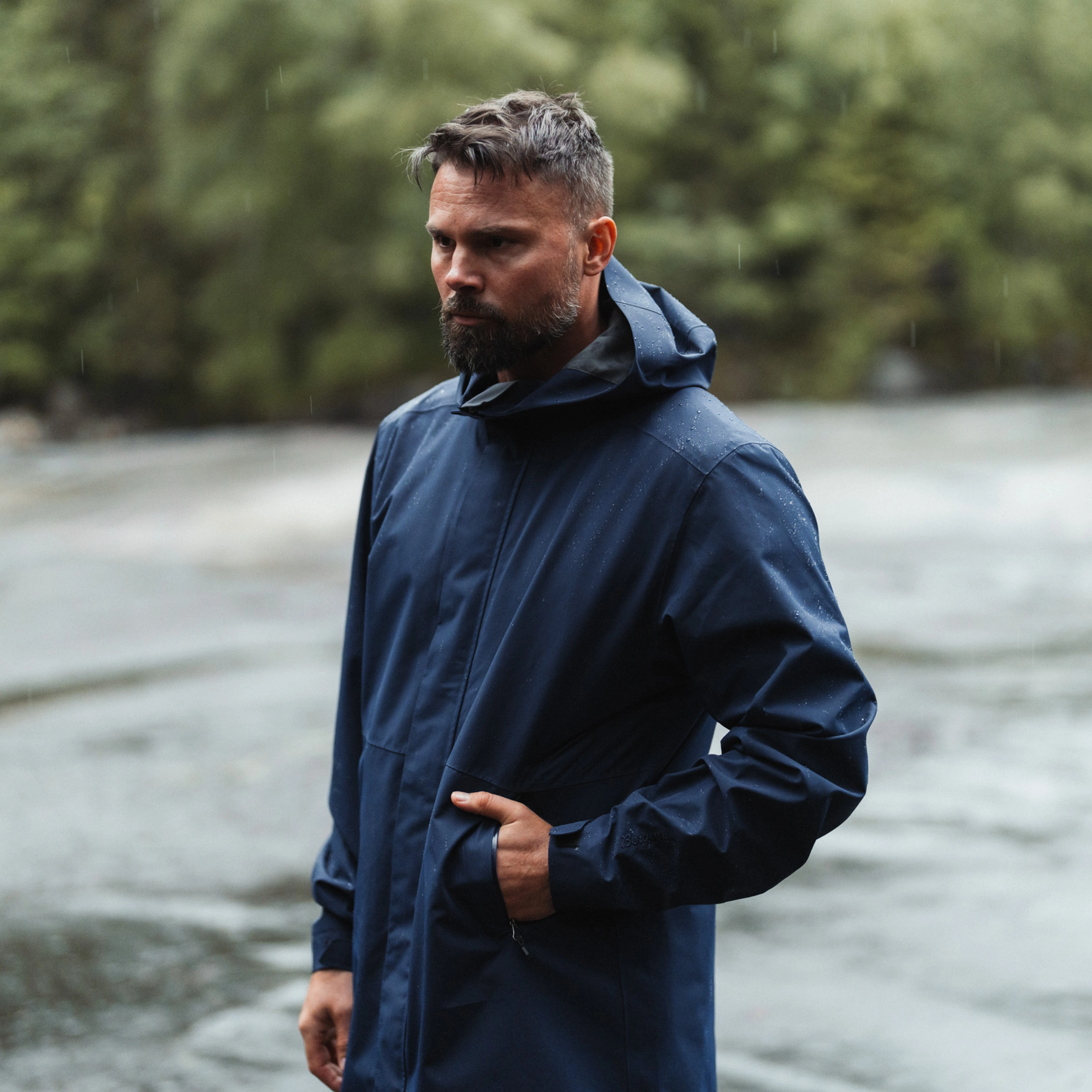 Essentials 2.5L Shell Jacket Men