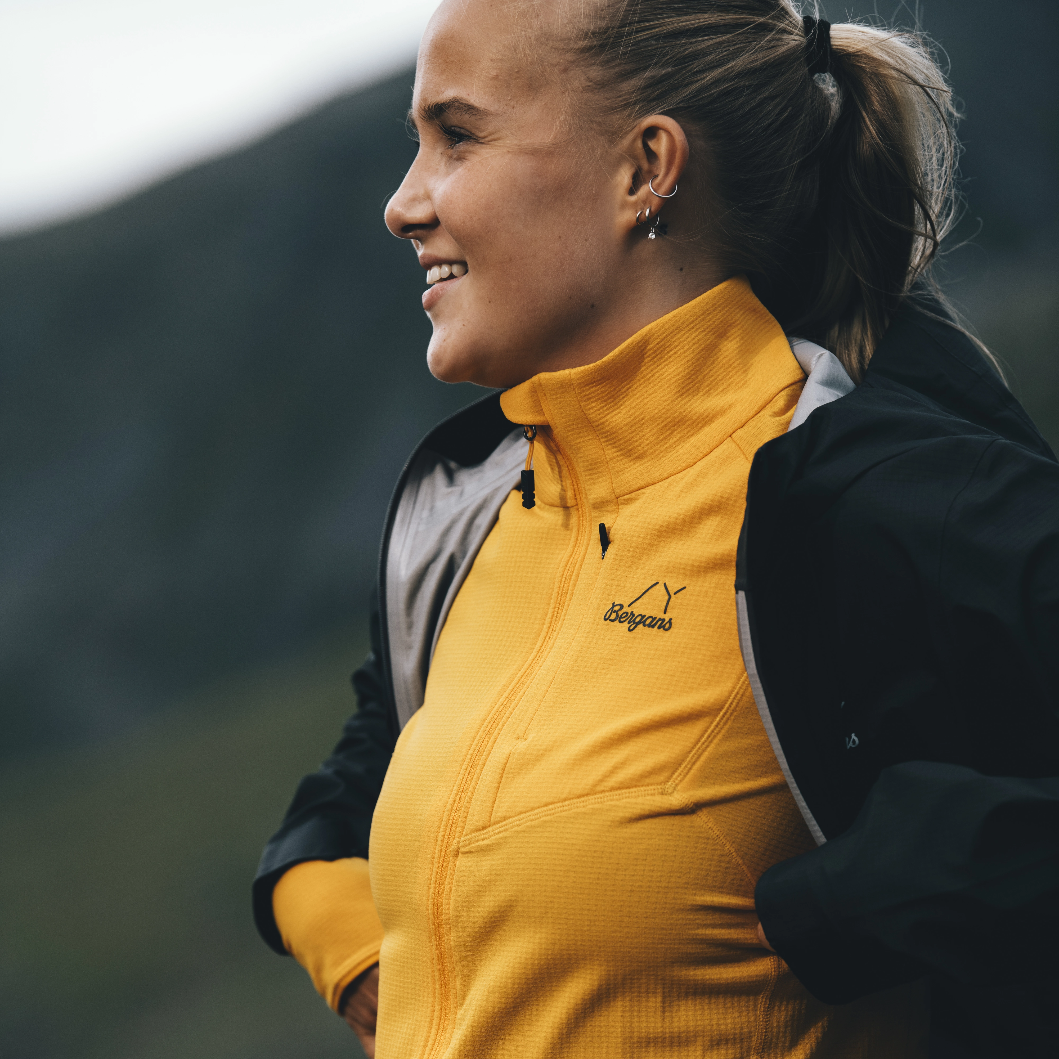 Y LightLine Weightless Down Jacket Hood Women