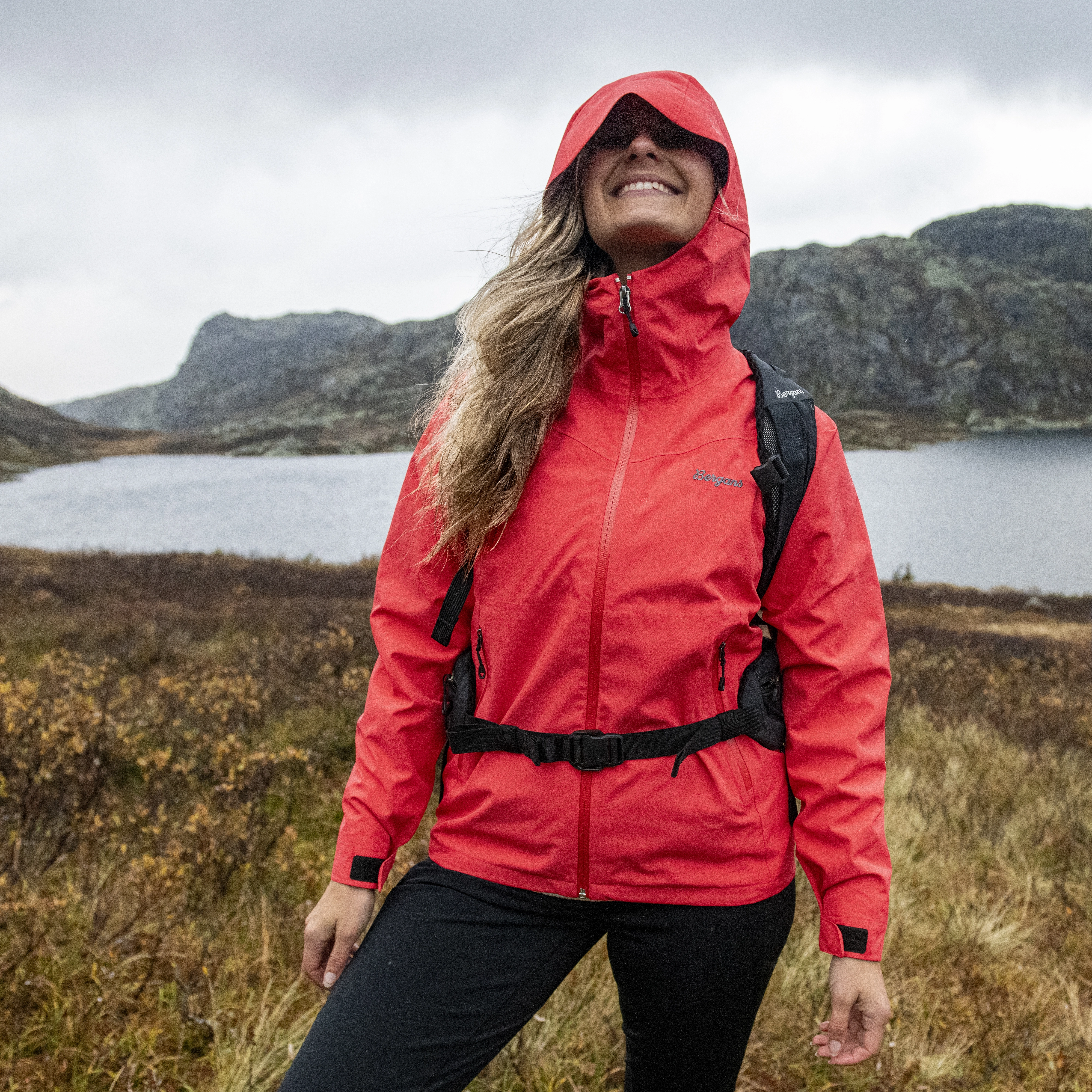 Essentials 2.5L Shell Jacket Women