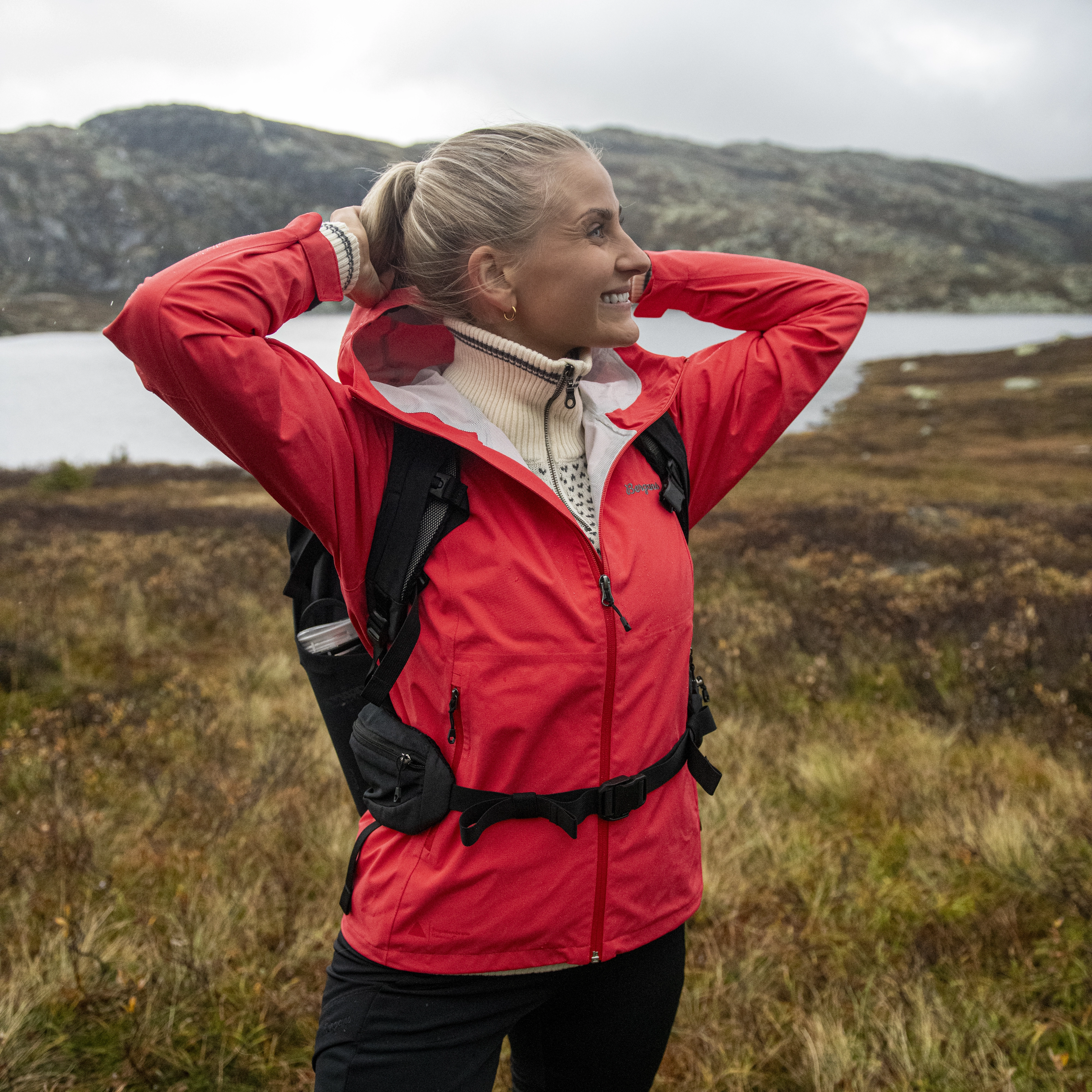Essentials 2.5L Shell Jacket Women