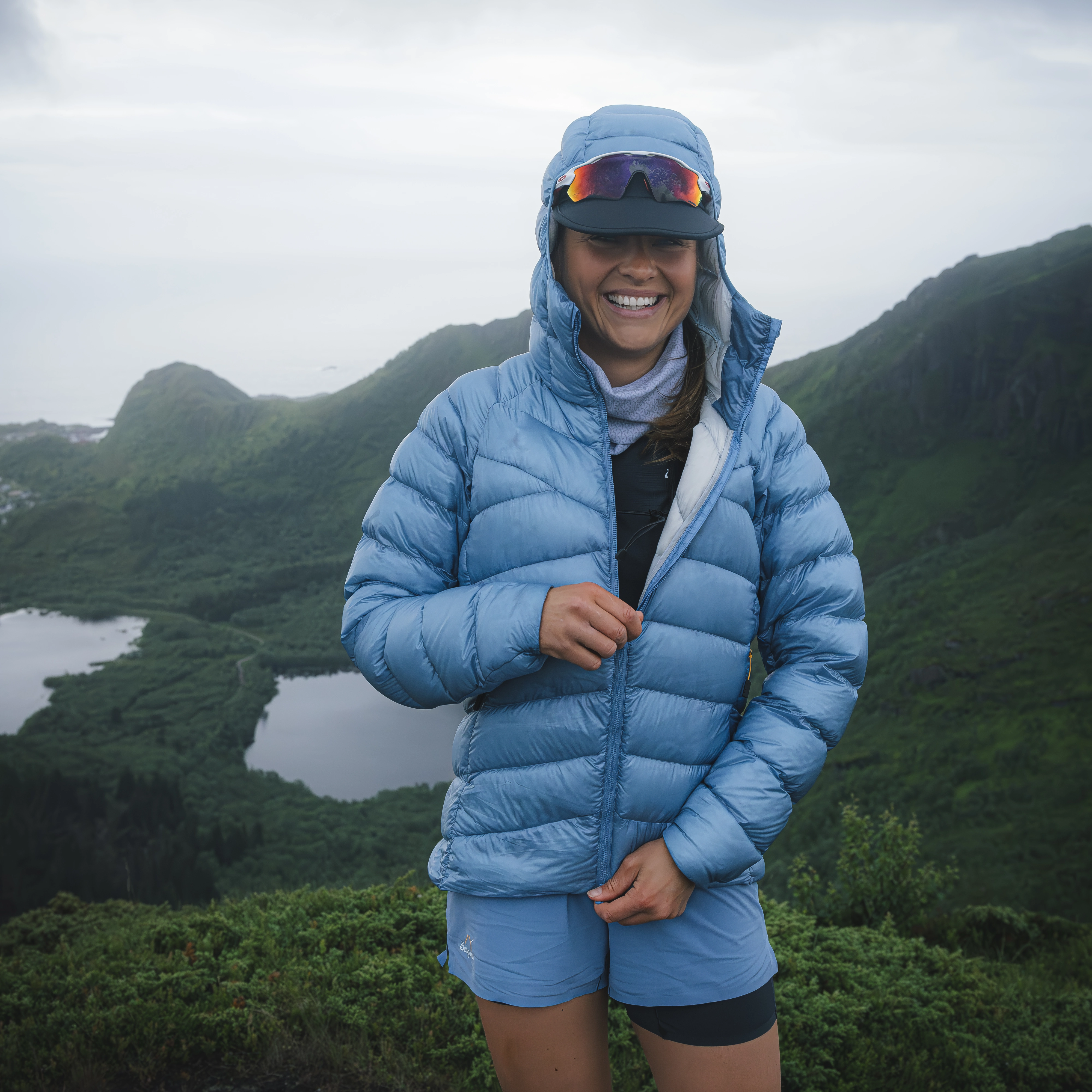 Y LightLine Weightless Down Jacket Hood Women