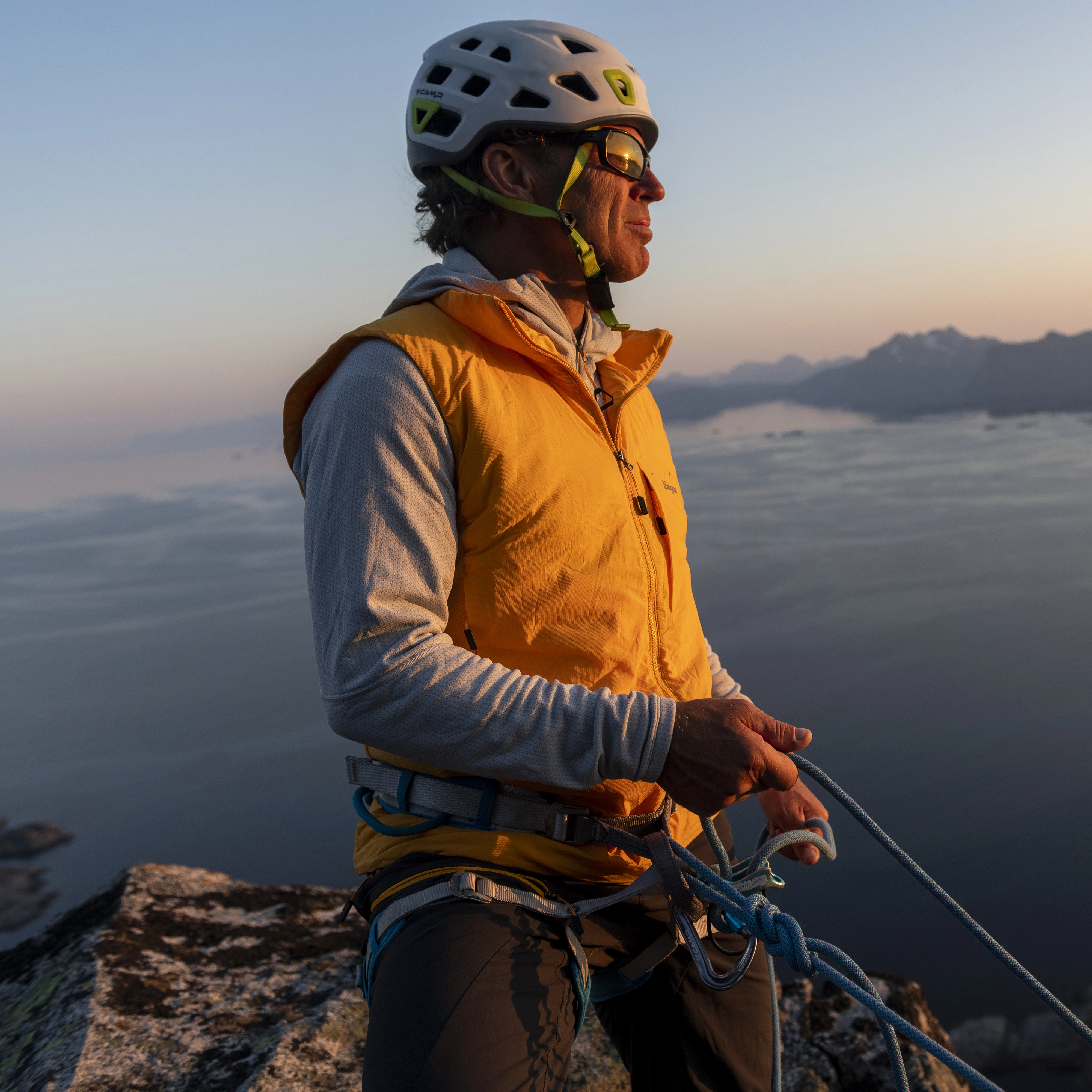 Y MountainLine Light Insulated Air Vest Men