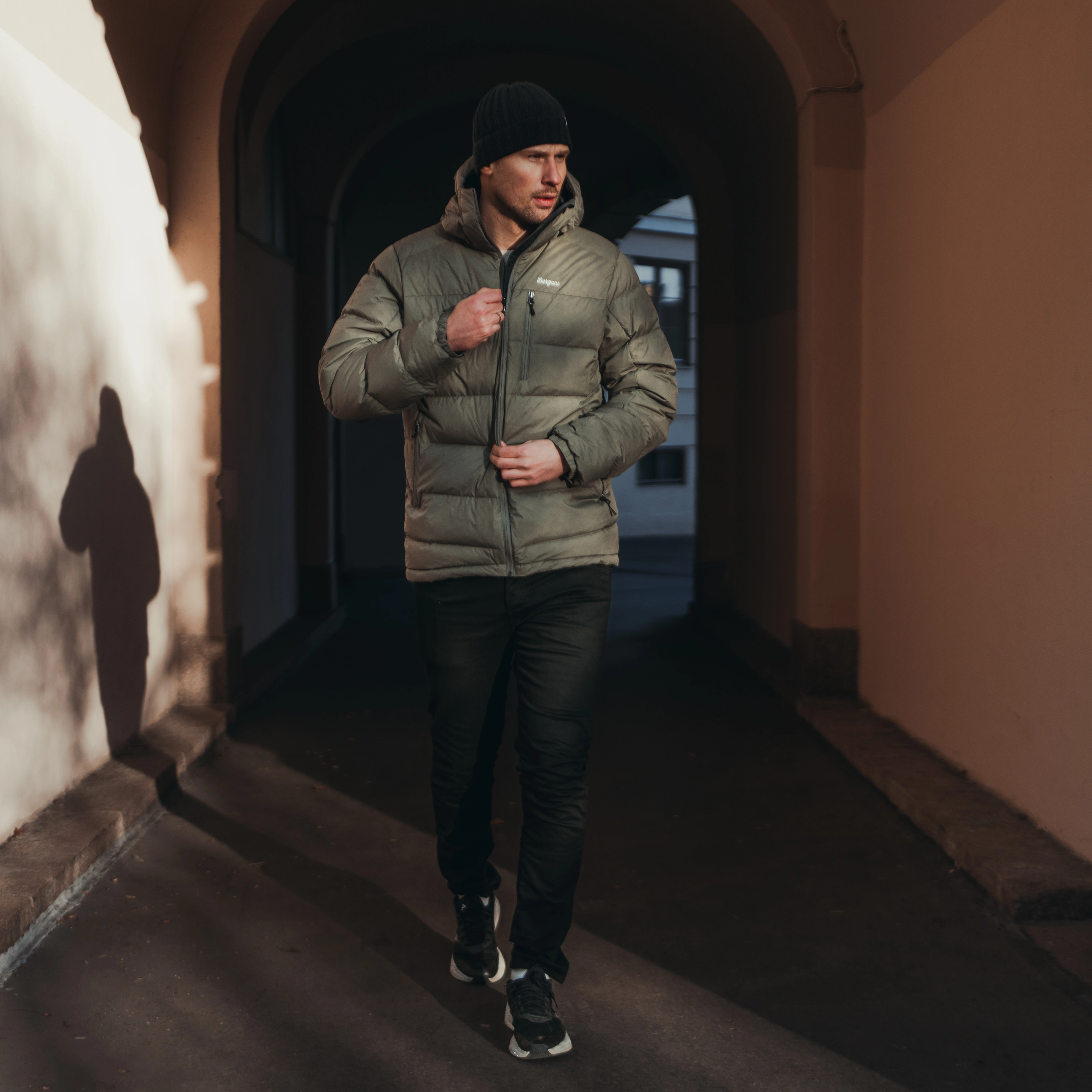 Y LightLine Weightless Down Jacket Hood Men