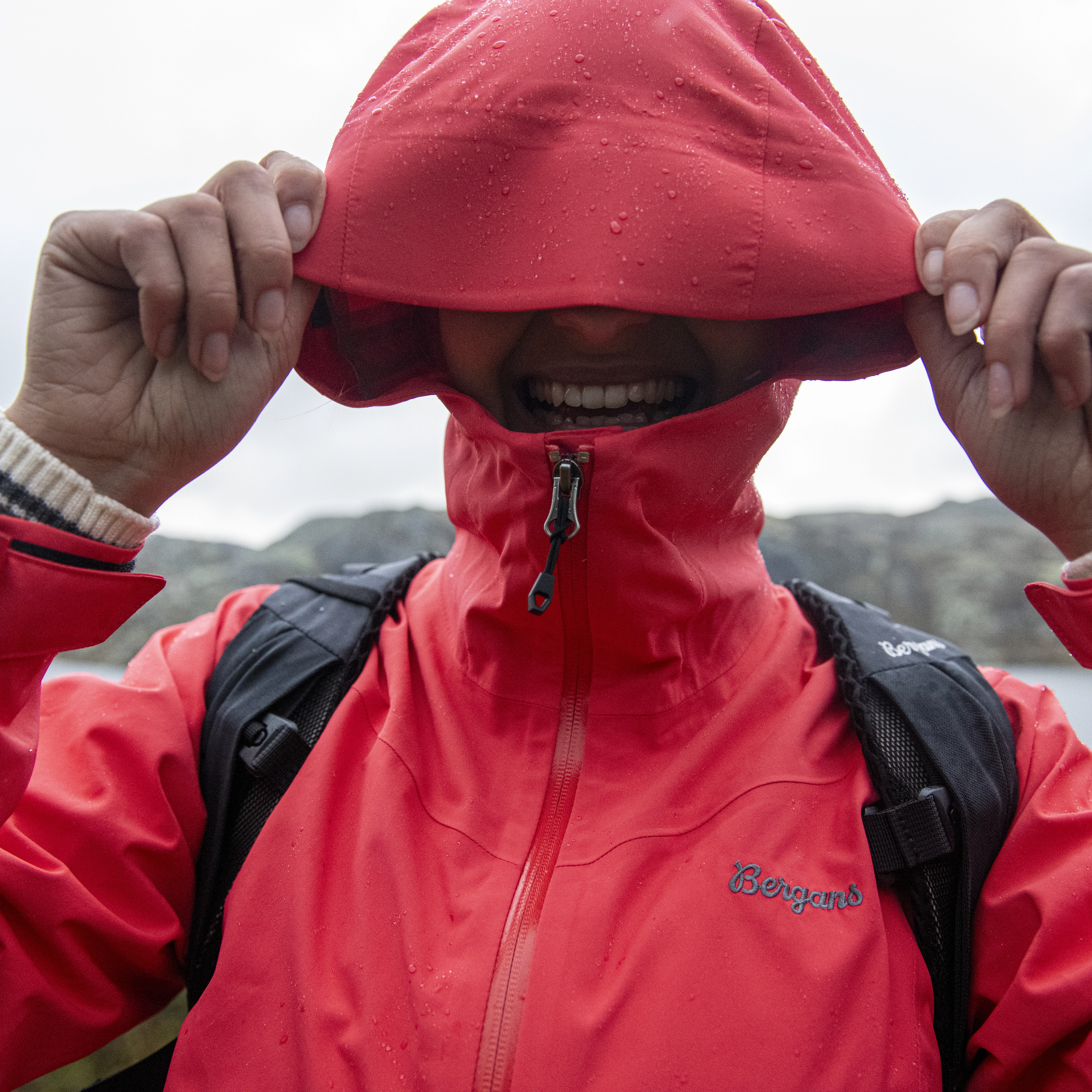 Essentials 2.5L Shell Jacket Women