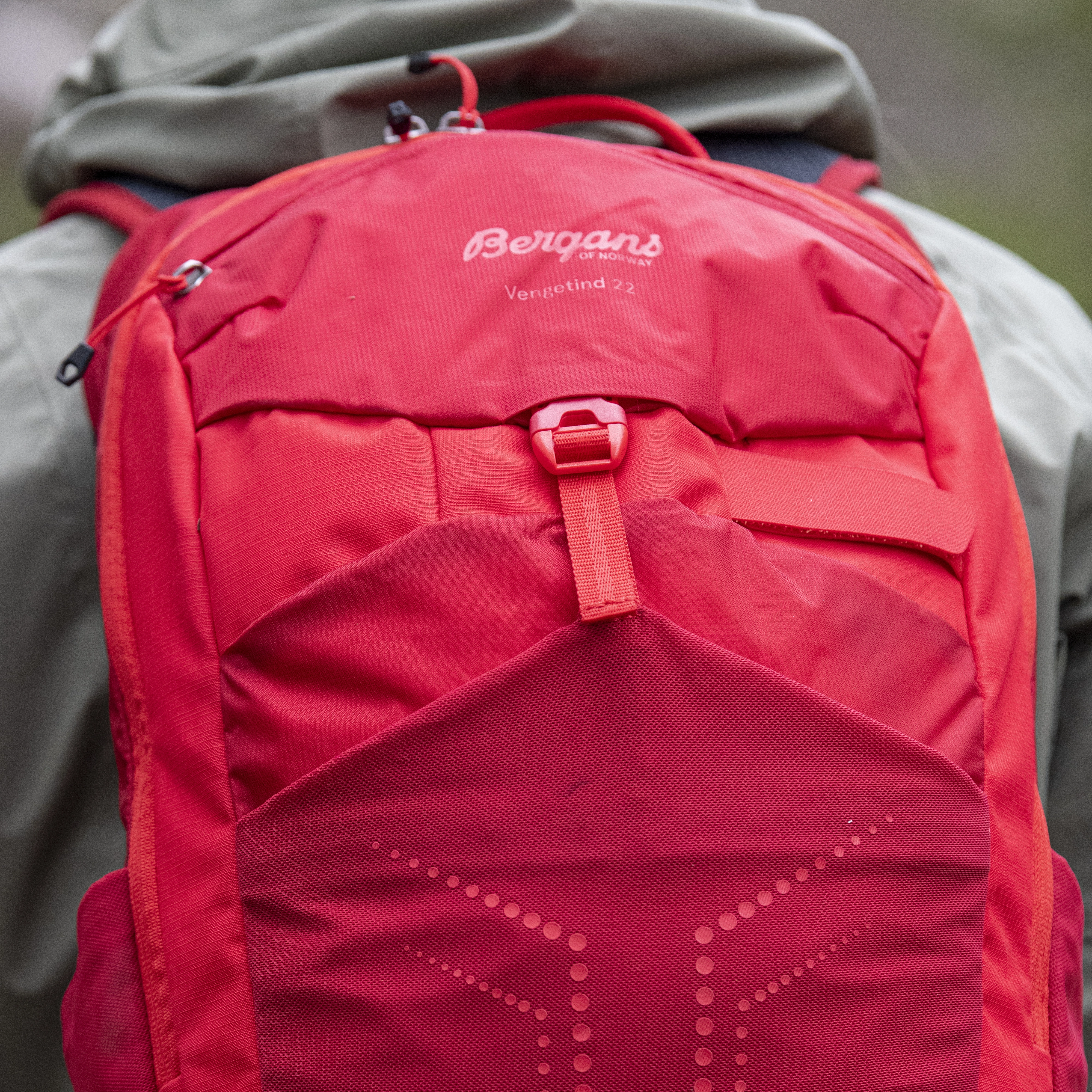 Senja Midlayer Hood Jacket