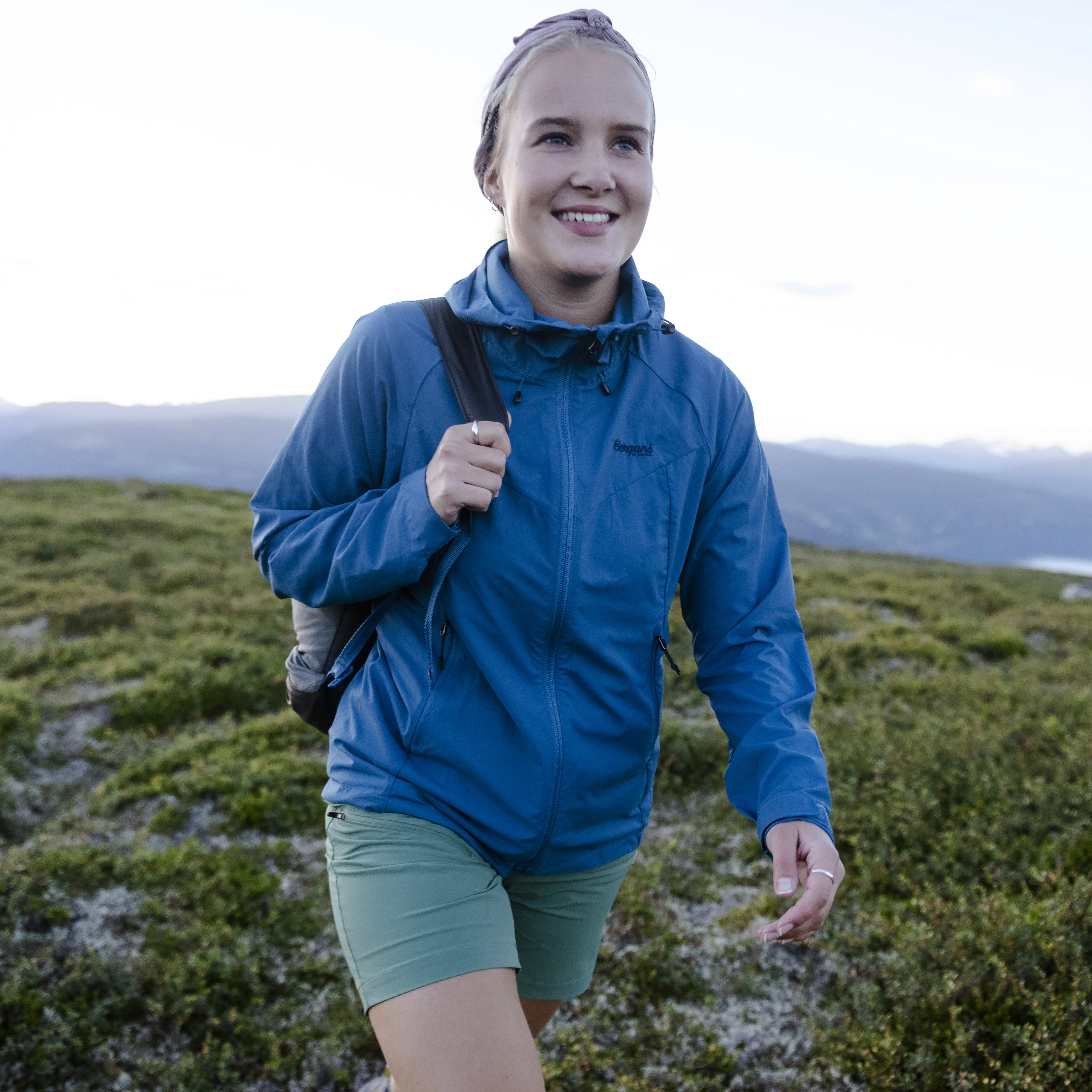 Y MountainLine Hybrid Softshell Jacket Women