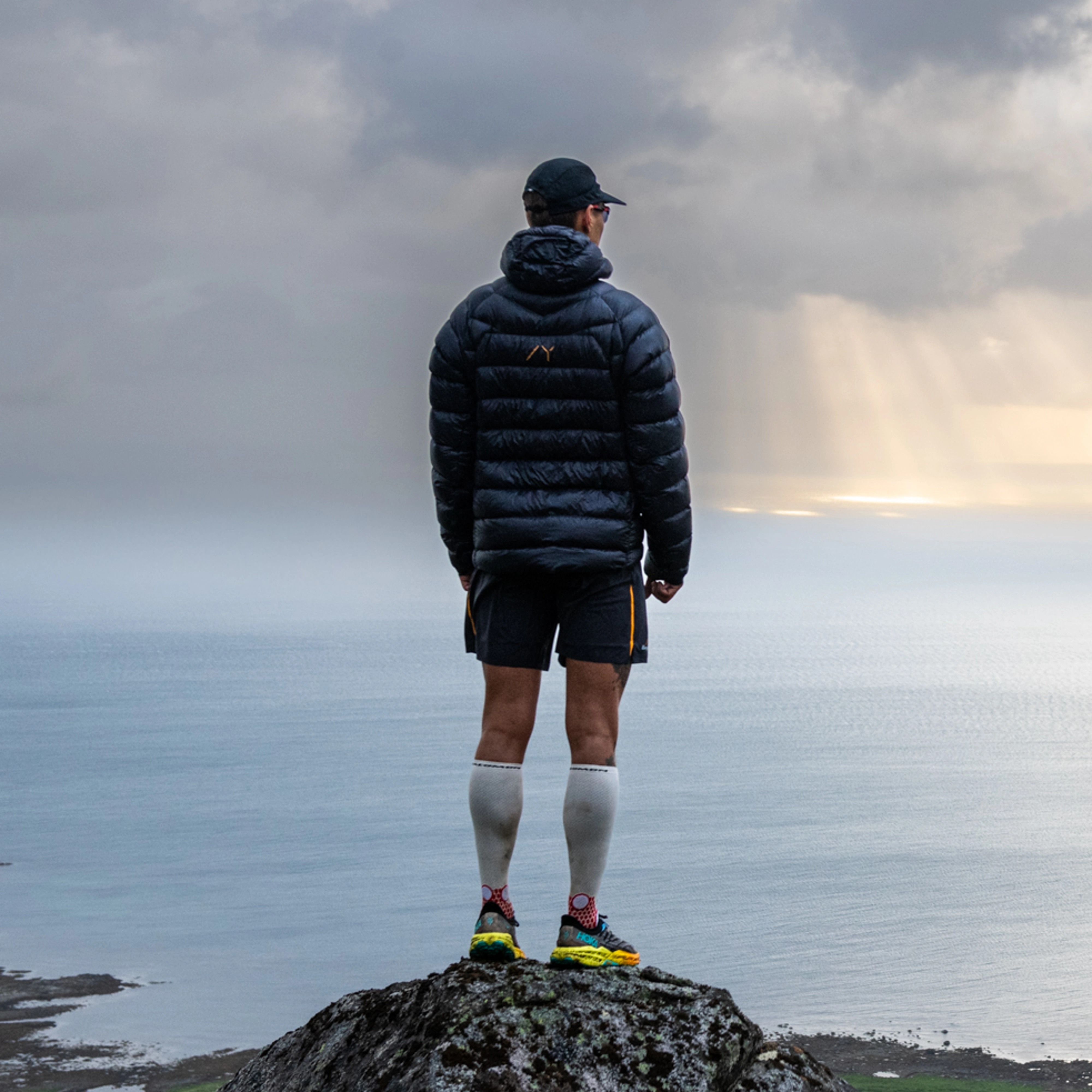 Y LightLine Weightless Down Jacket Hood Men