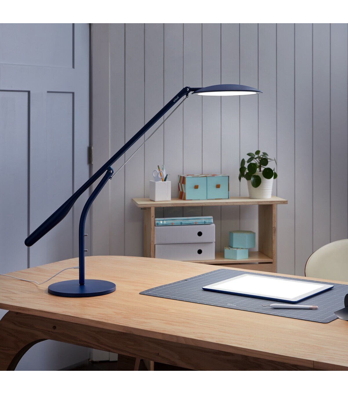 Cricut Bright 360 Ultimate LED Table Lamp - Indigo