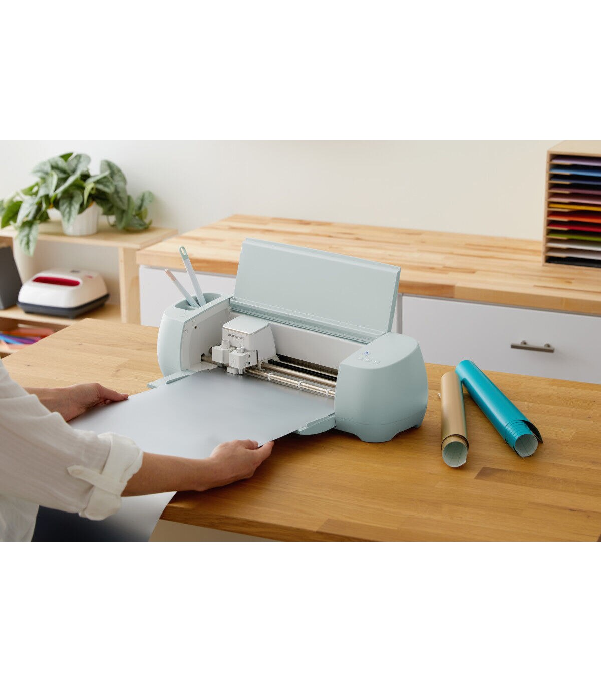 Cricut 13 x 3' Silver Matte Metallic Permanent Smart Vinyl Roll