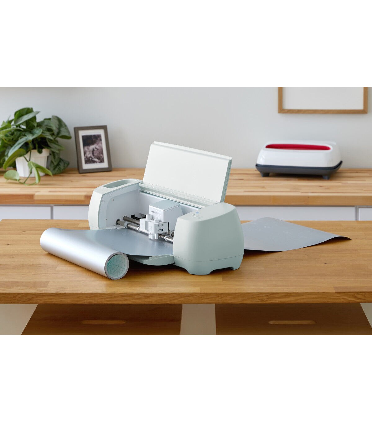 Cricut 13 x 3' Silver Matte Metallic Permanent Smart Vinyl Roll