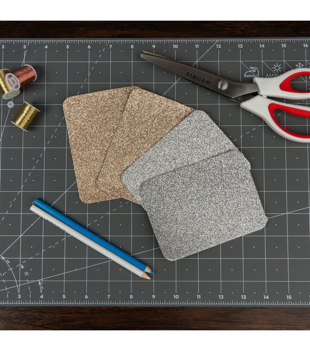 Singer 4 x 5 Metallic Gold & Silver Glitter Iron On Patches 4ct