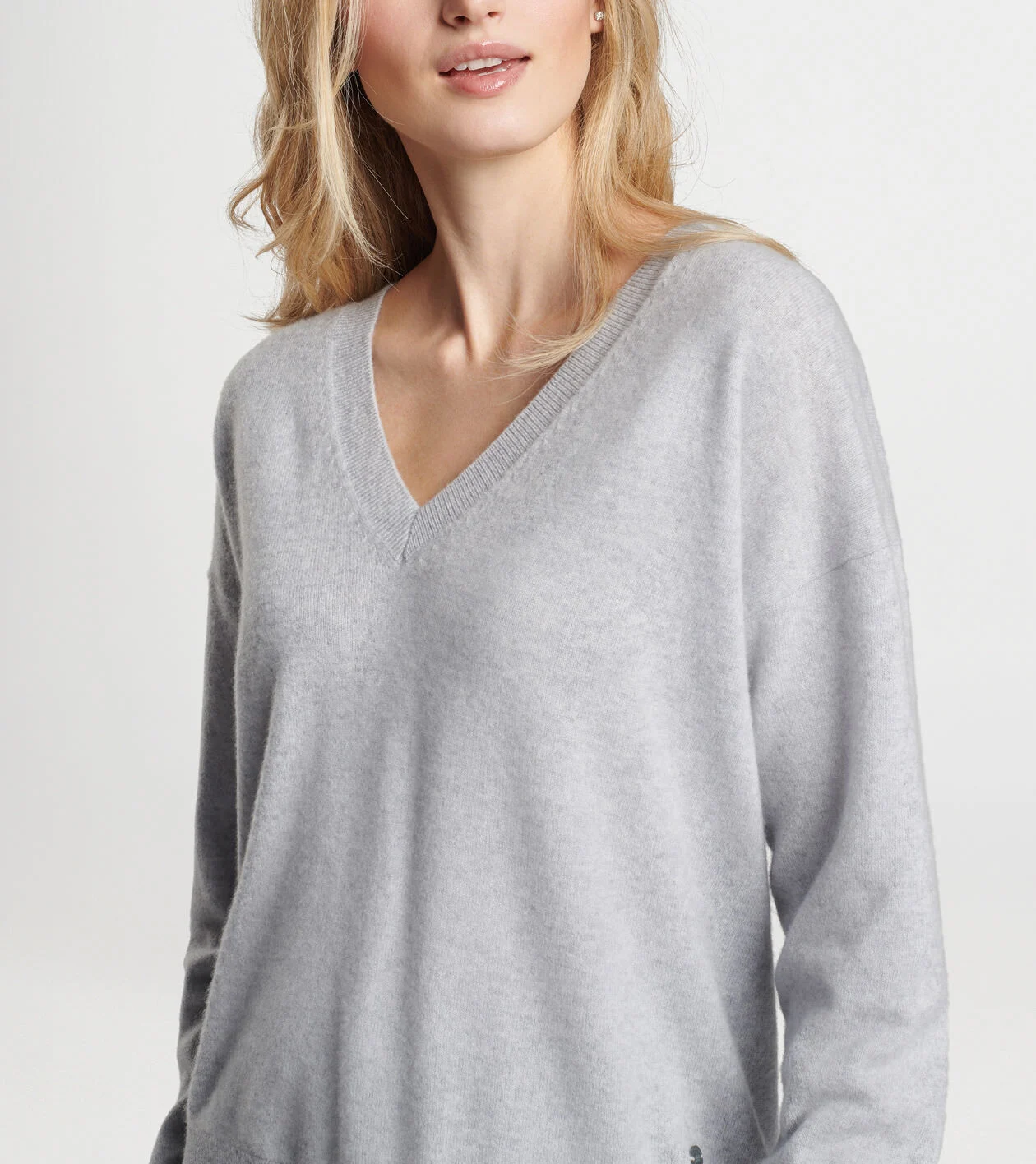 Women's Artisan Crafted Cashmere V-Neck Sweater