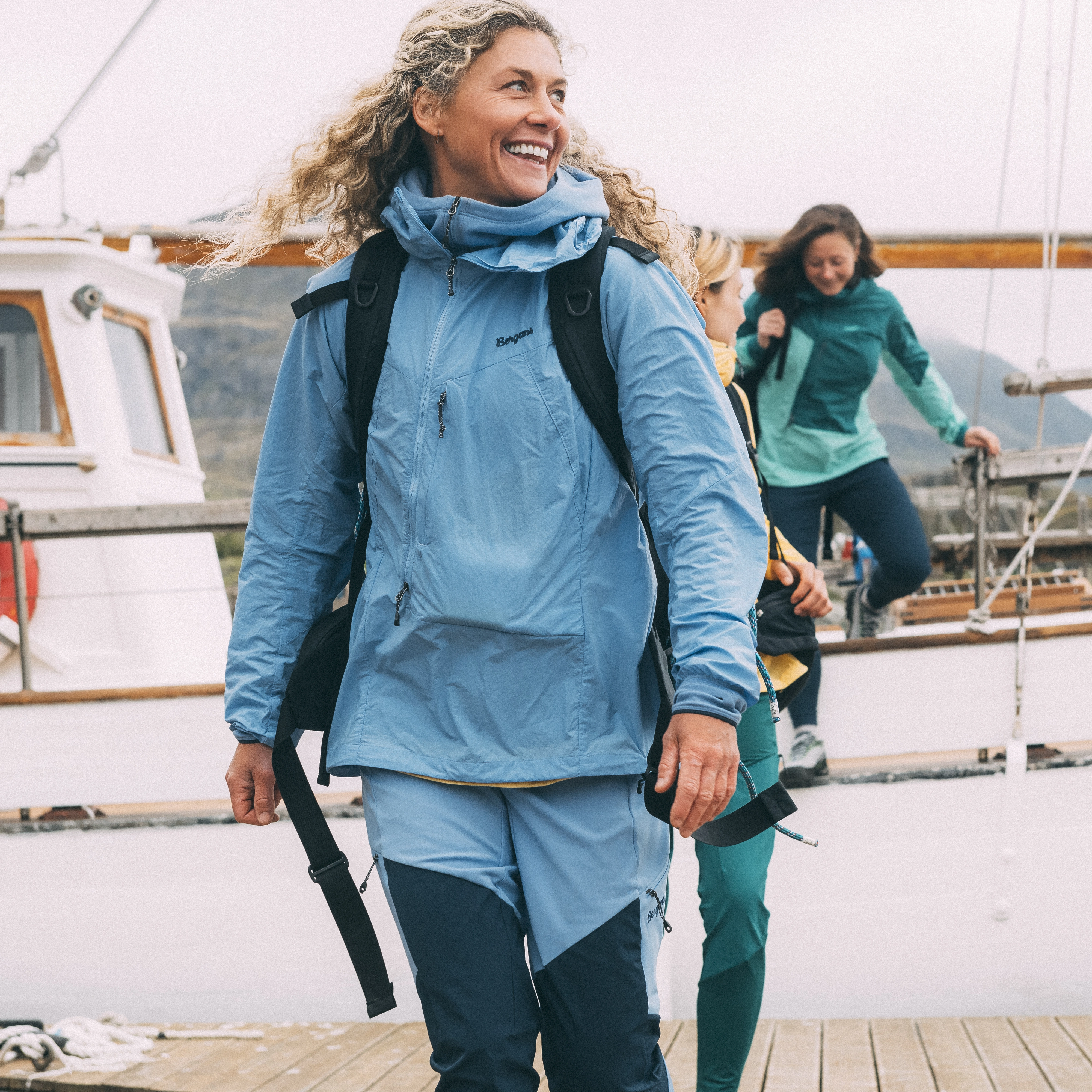 Tind Windbreaker Anorak Women
