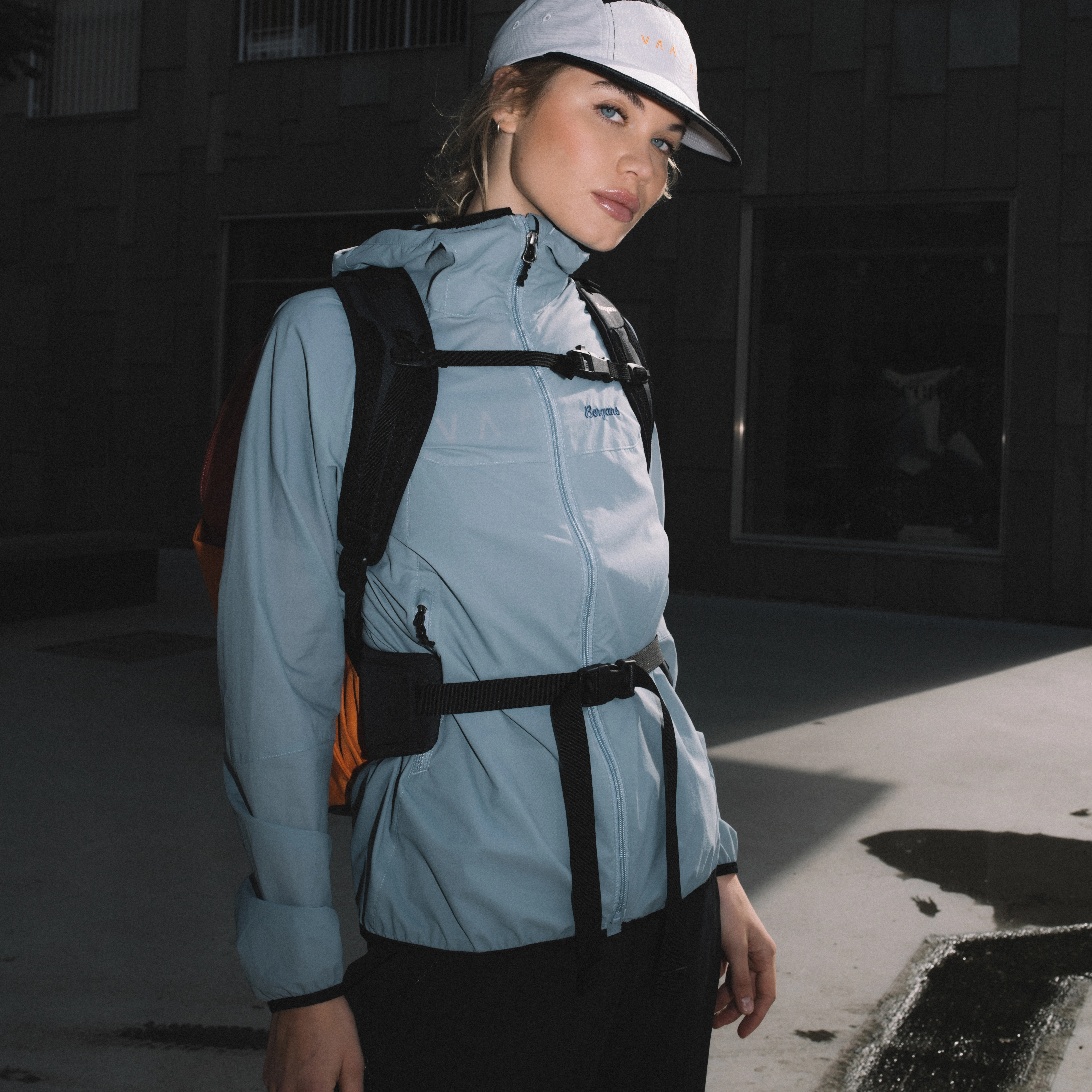 Vaagaa Windbreaker Jacket Women