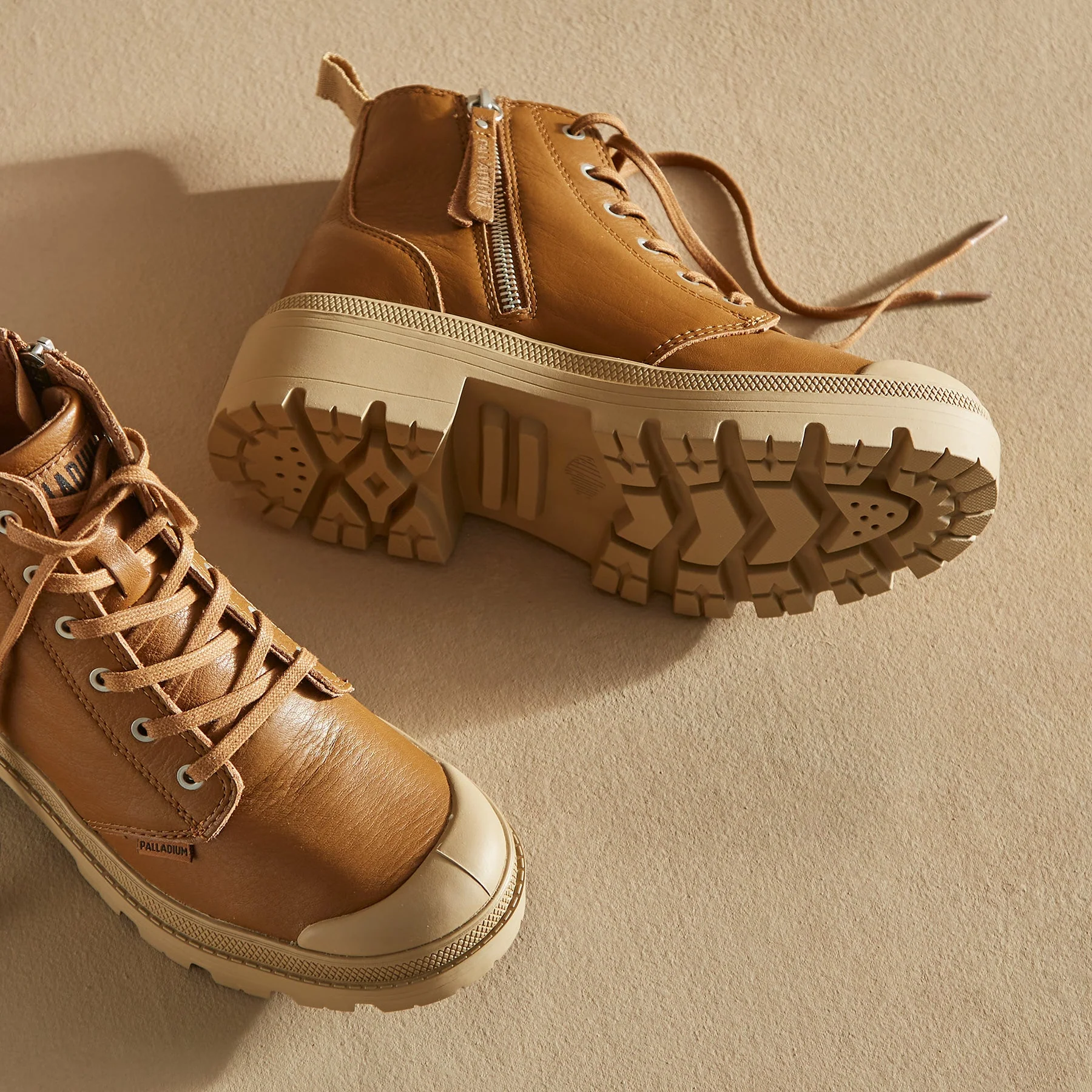 Pallabase Leather Boots