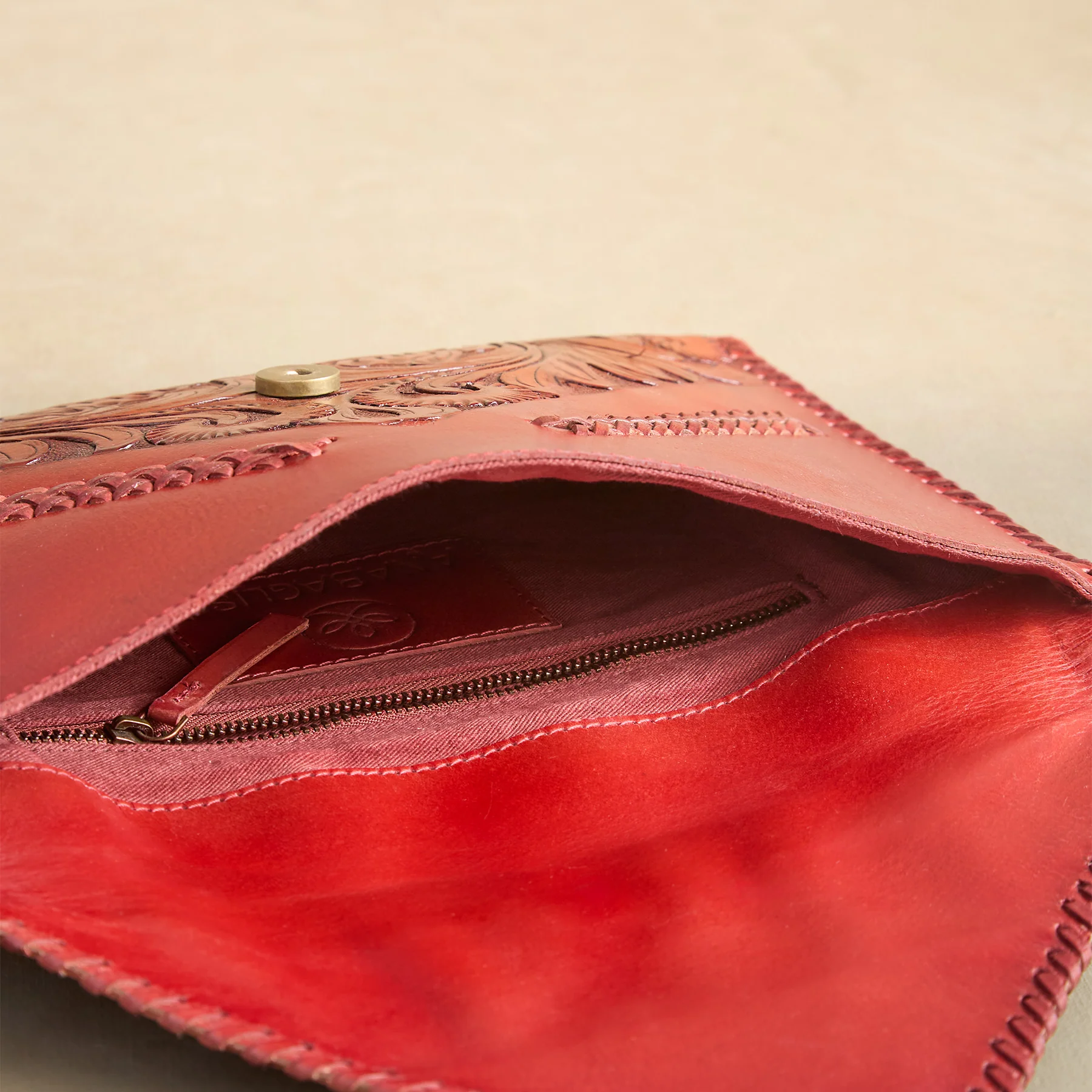 Shasta Tooled Clutch