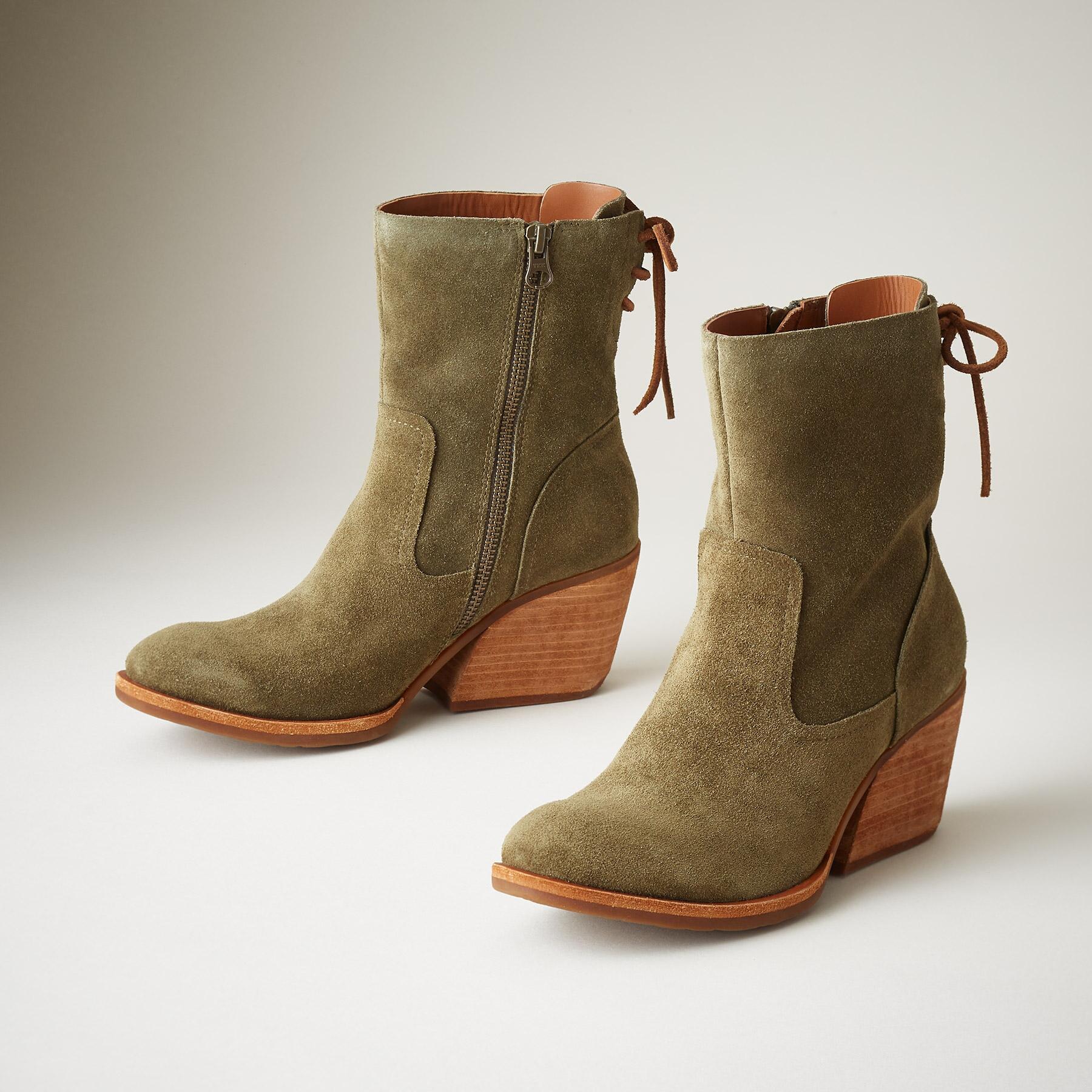 Cherna Boots