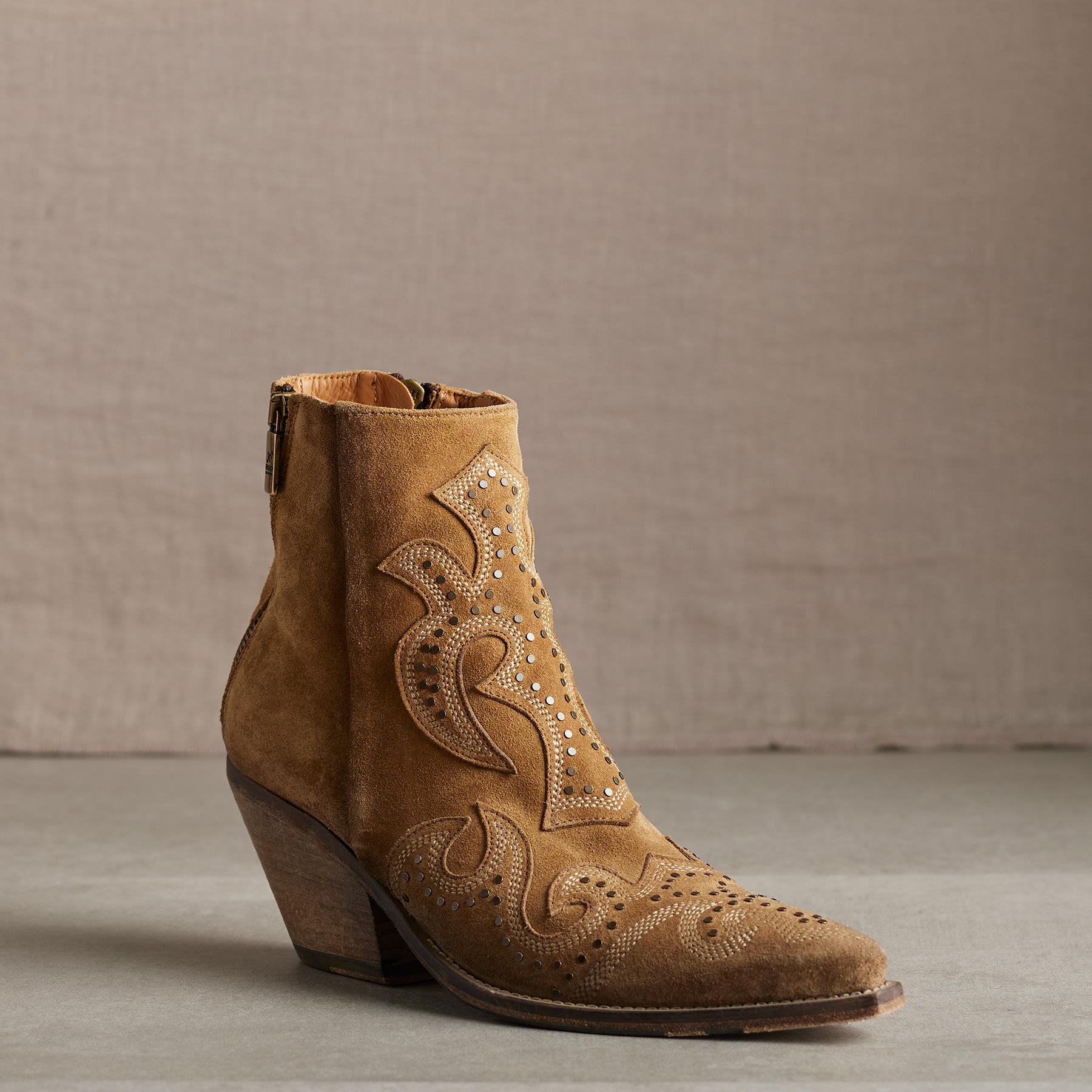 Espalier Boots