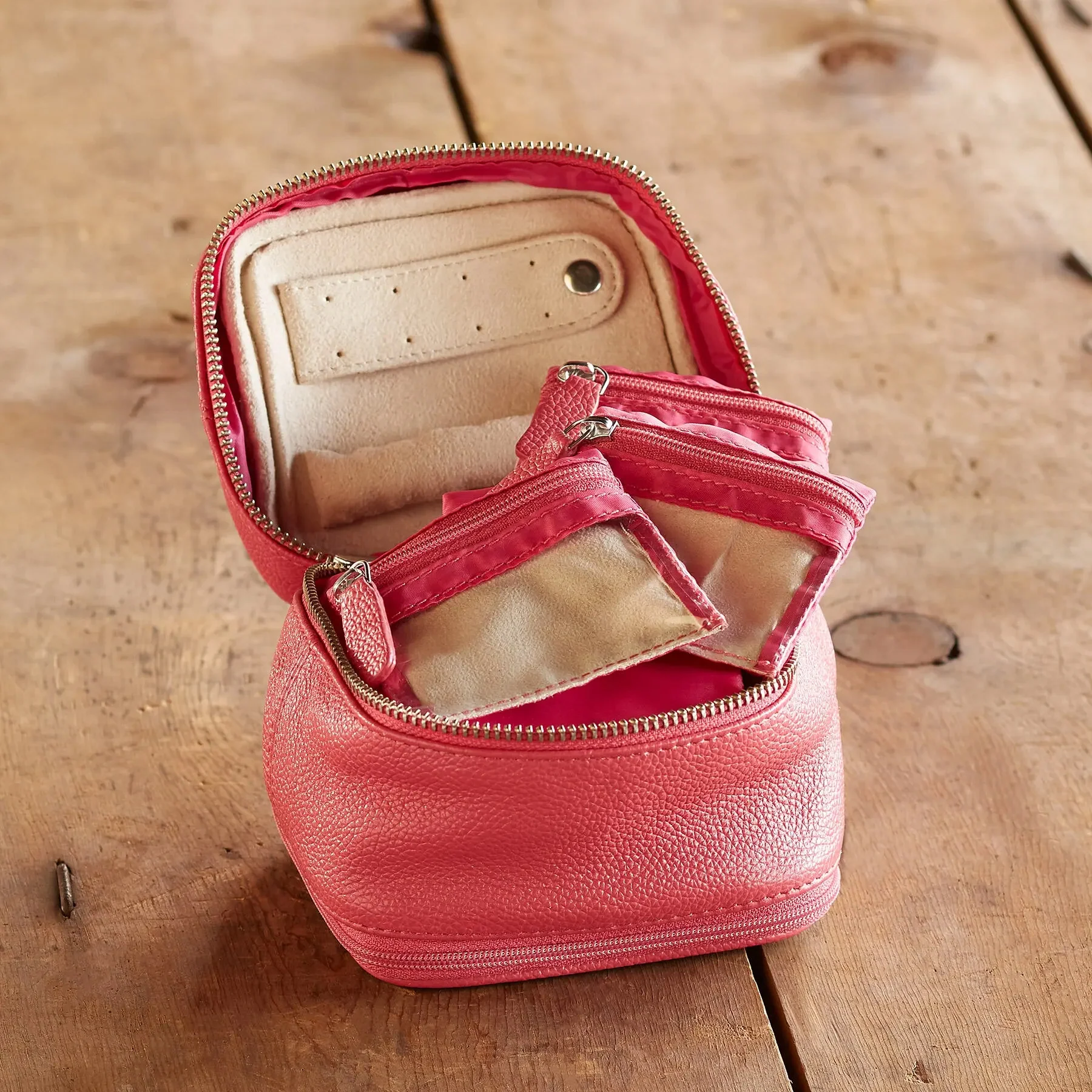 Letter Perfect Jewelry Case