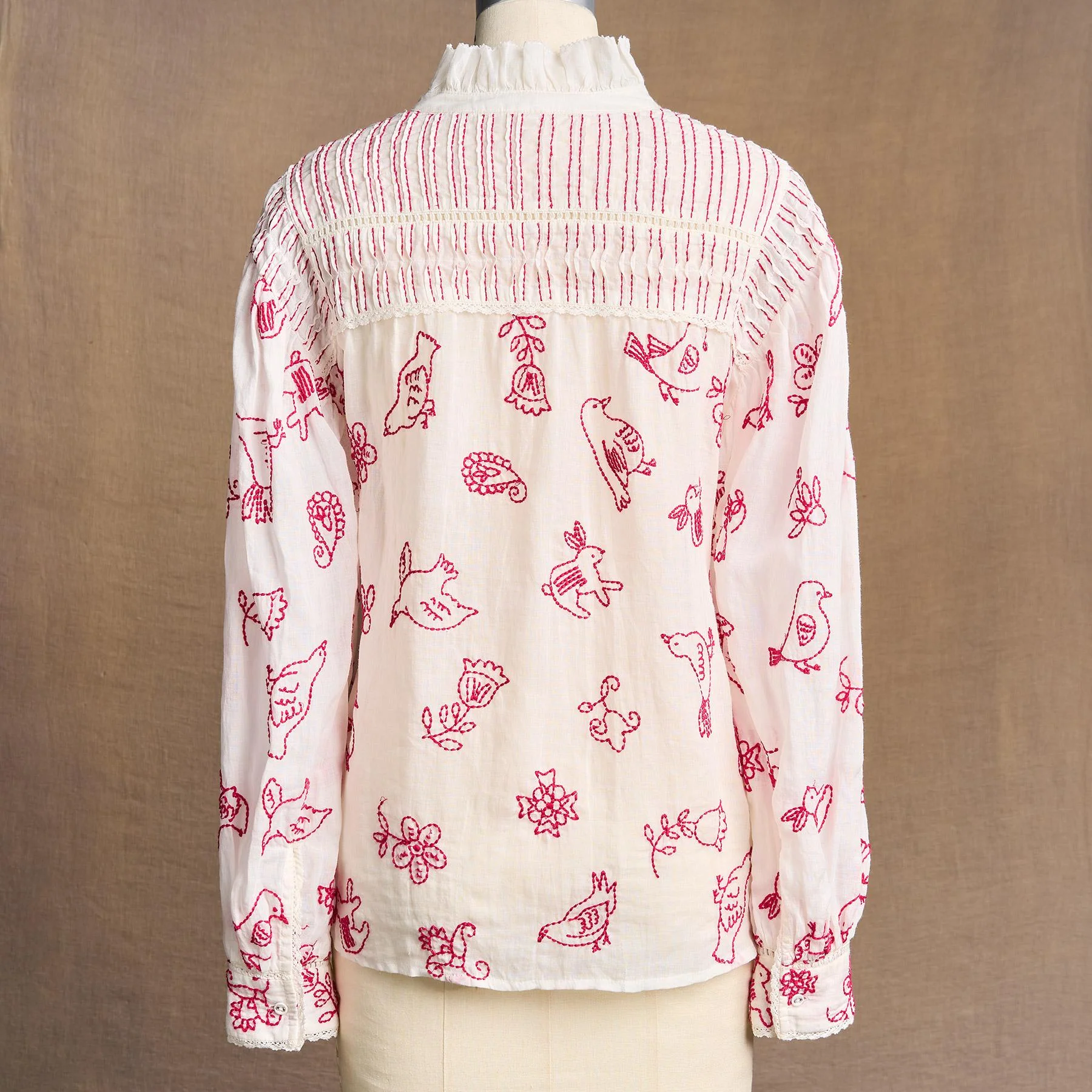 Wind Rivers Embroidered Top