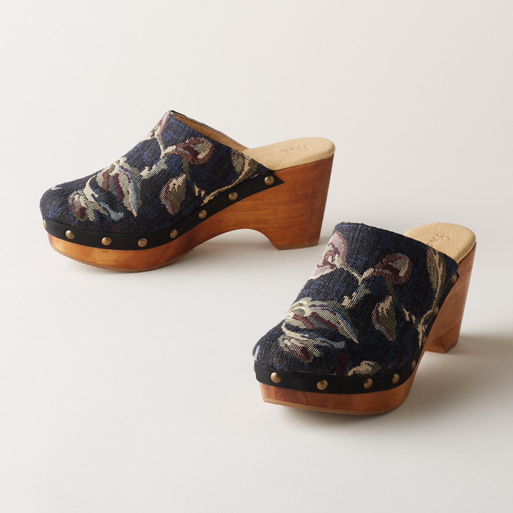 Cyrilla Clogs