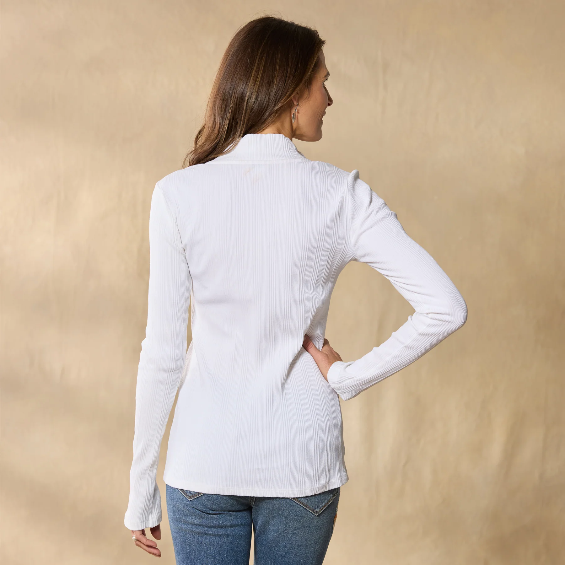 Caspia Henley, Petite