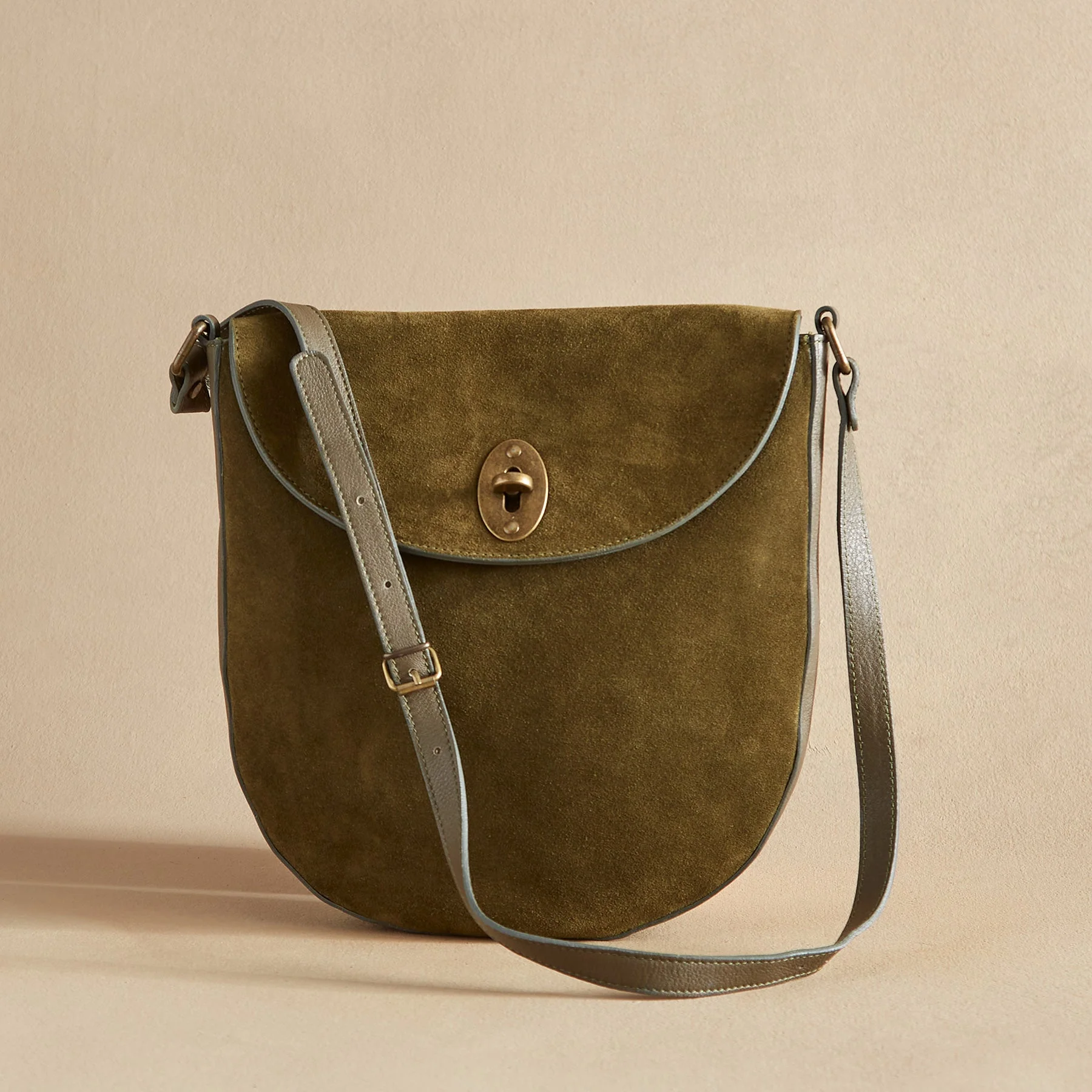 Aruma Saddle Bag