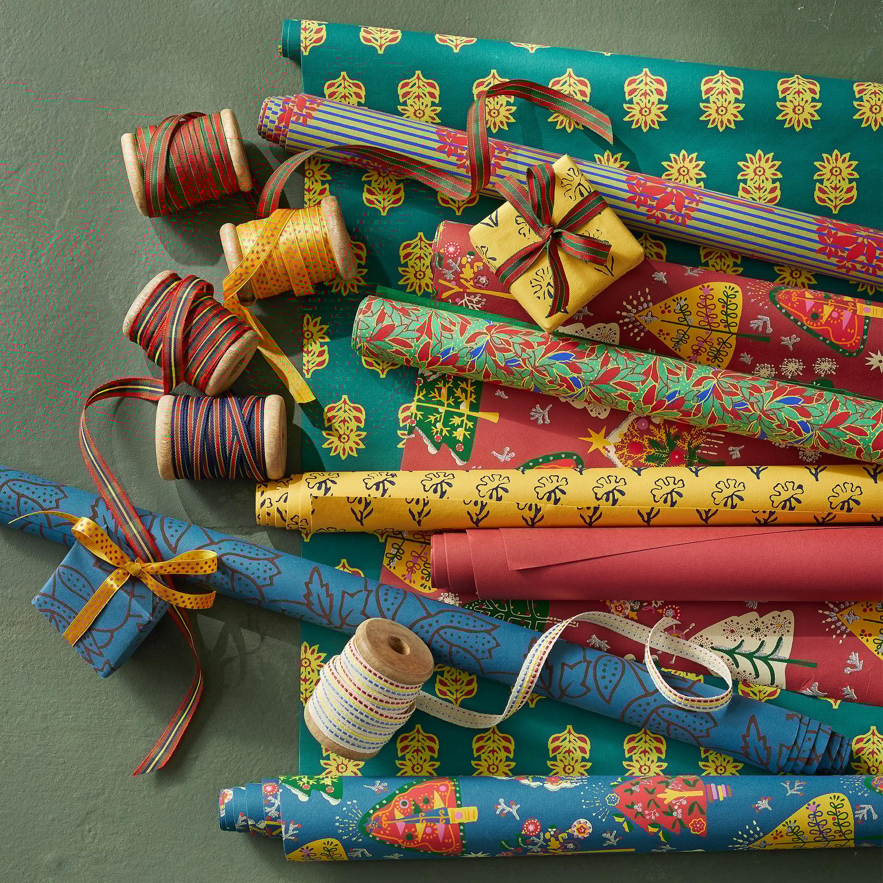 Festive Wrapping Paper Set