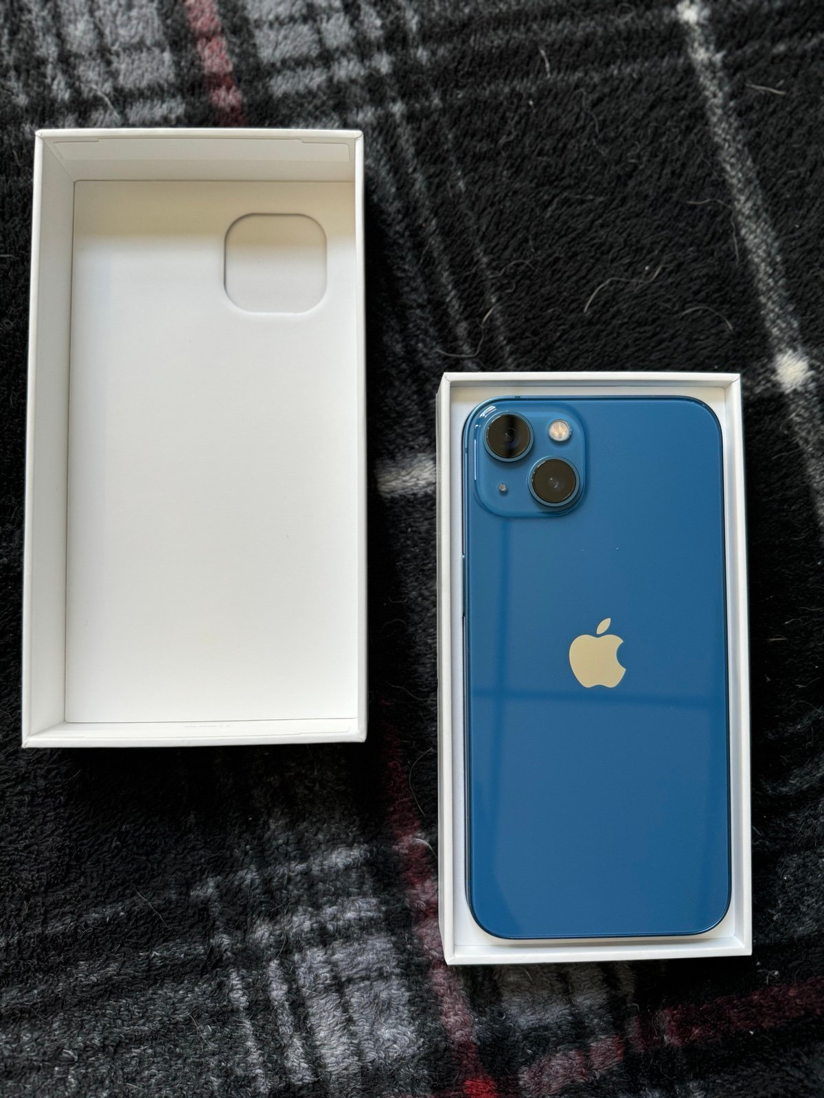 Apple iPhone 13 1A72 - Xoxmos