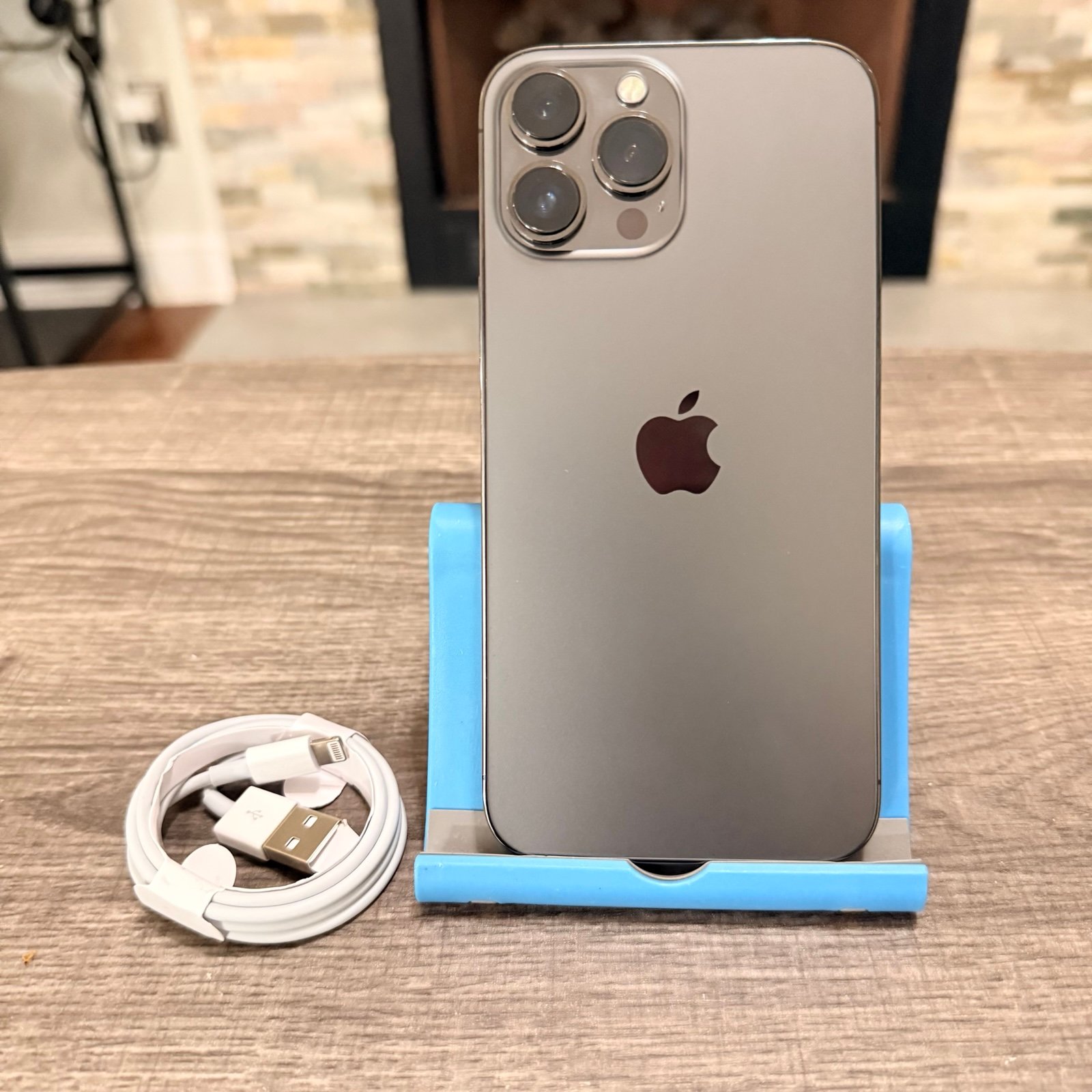 Unlocked Apple iPhone 13 Pro Max 256GB Graphite 3O22 - Xoxmos