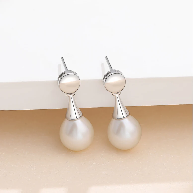 Classic Princess Style Teardrop Pearl Earrings